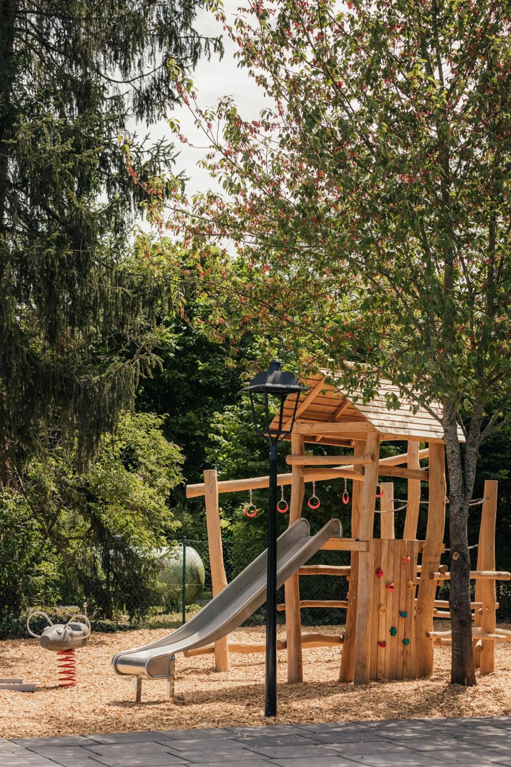 Children play ground in Hotel Au lit des ours