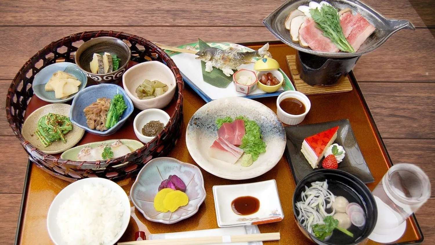 Food in Tabinoyado Yakurai Rinsenkan