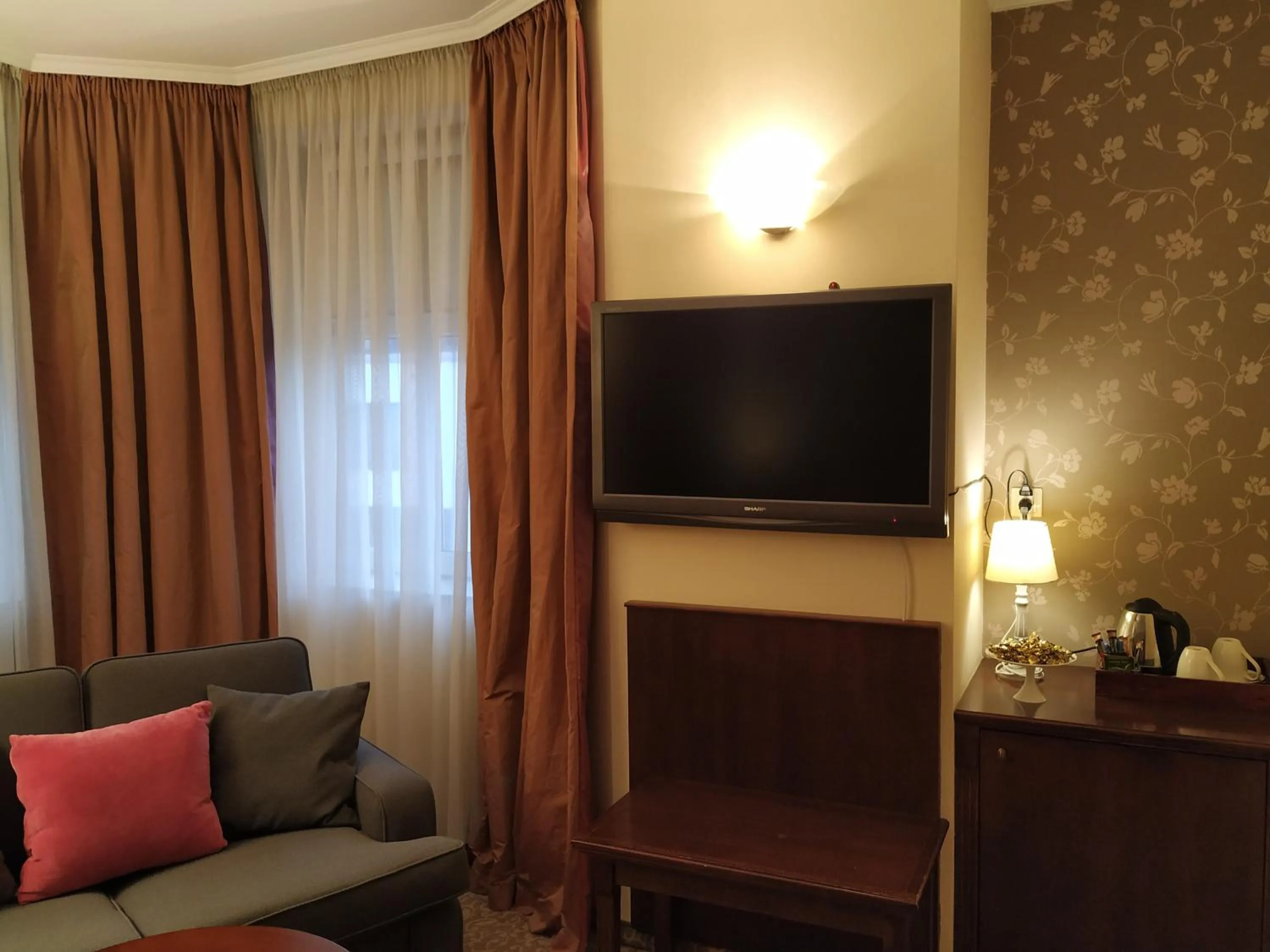 TV and multimedia in Hotel Stare Miasto Old Town