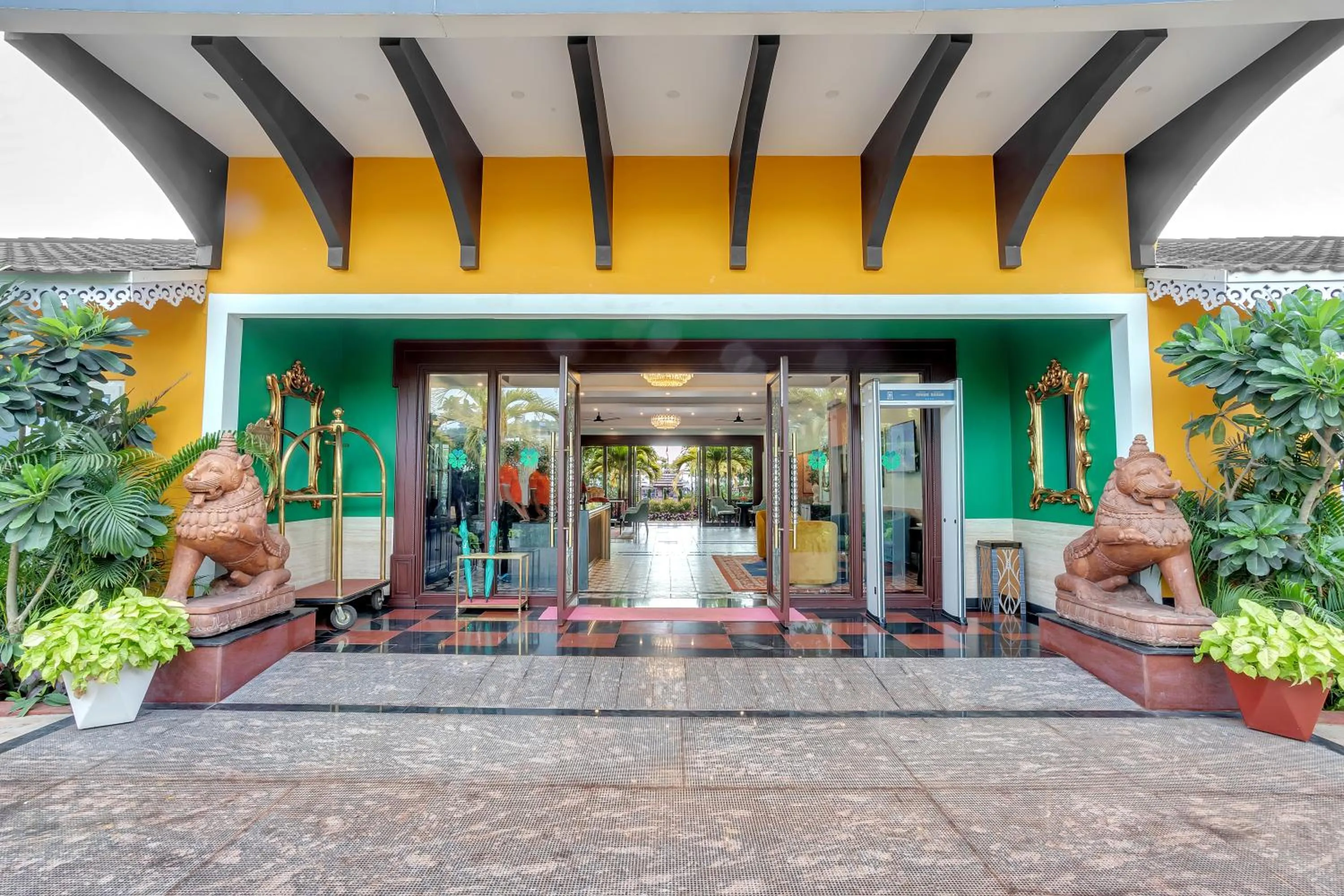 Facade/entrance in Mayfair On Sea, Morjim Beach, Goa