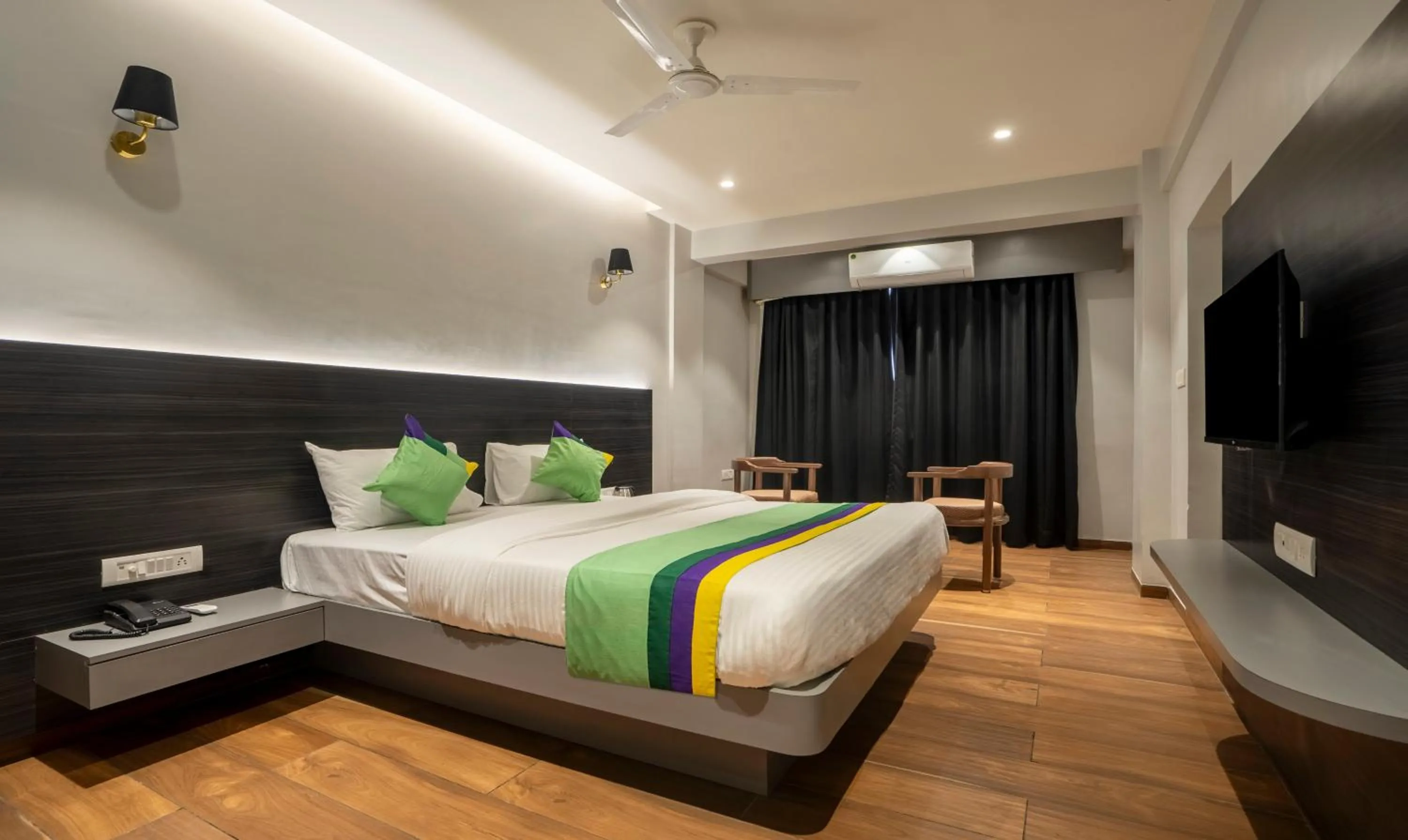 Bed in Treebo Prasha