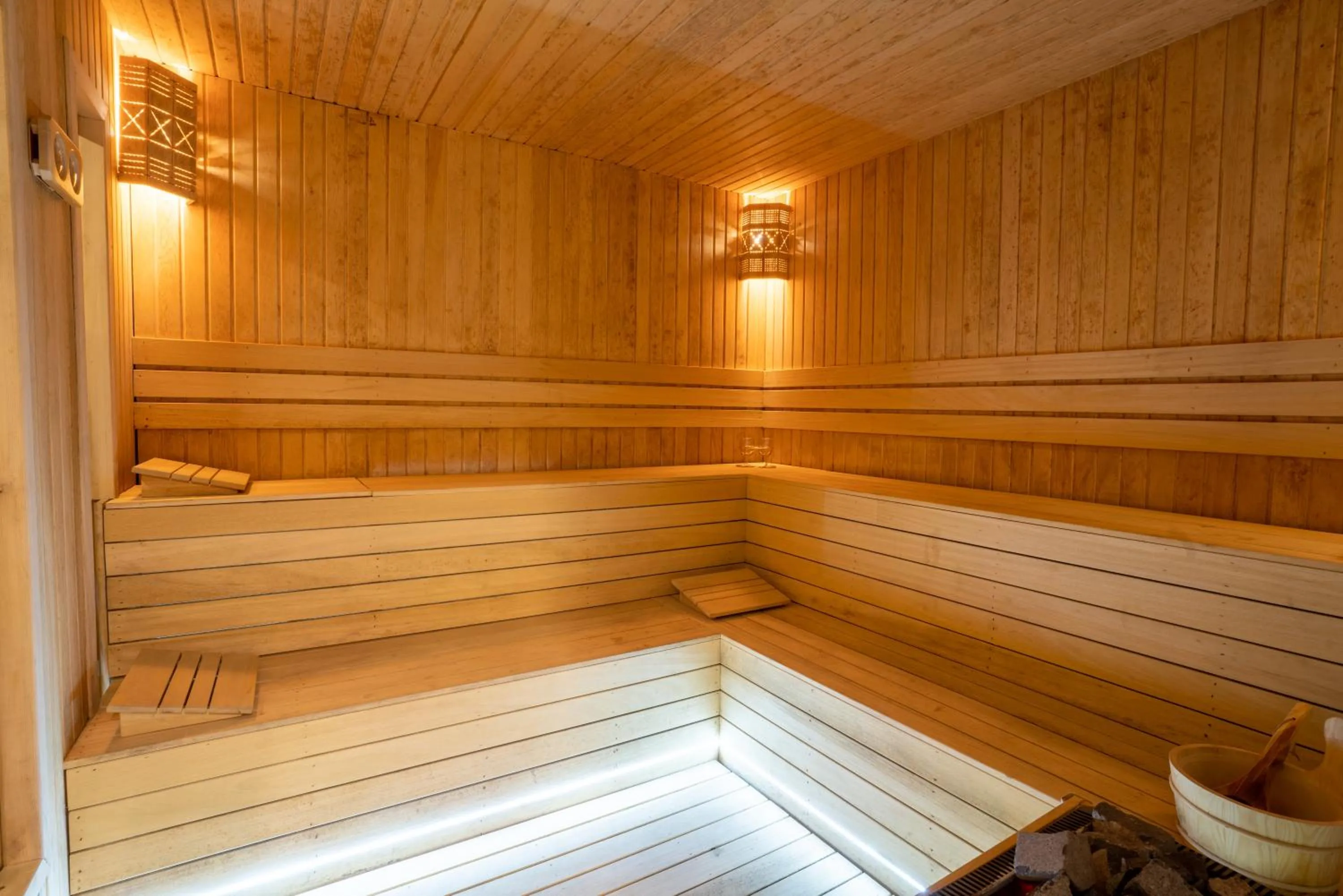 Sauna in POISON GARDEN SUİTE