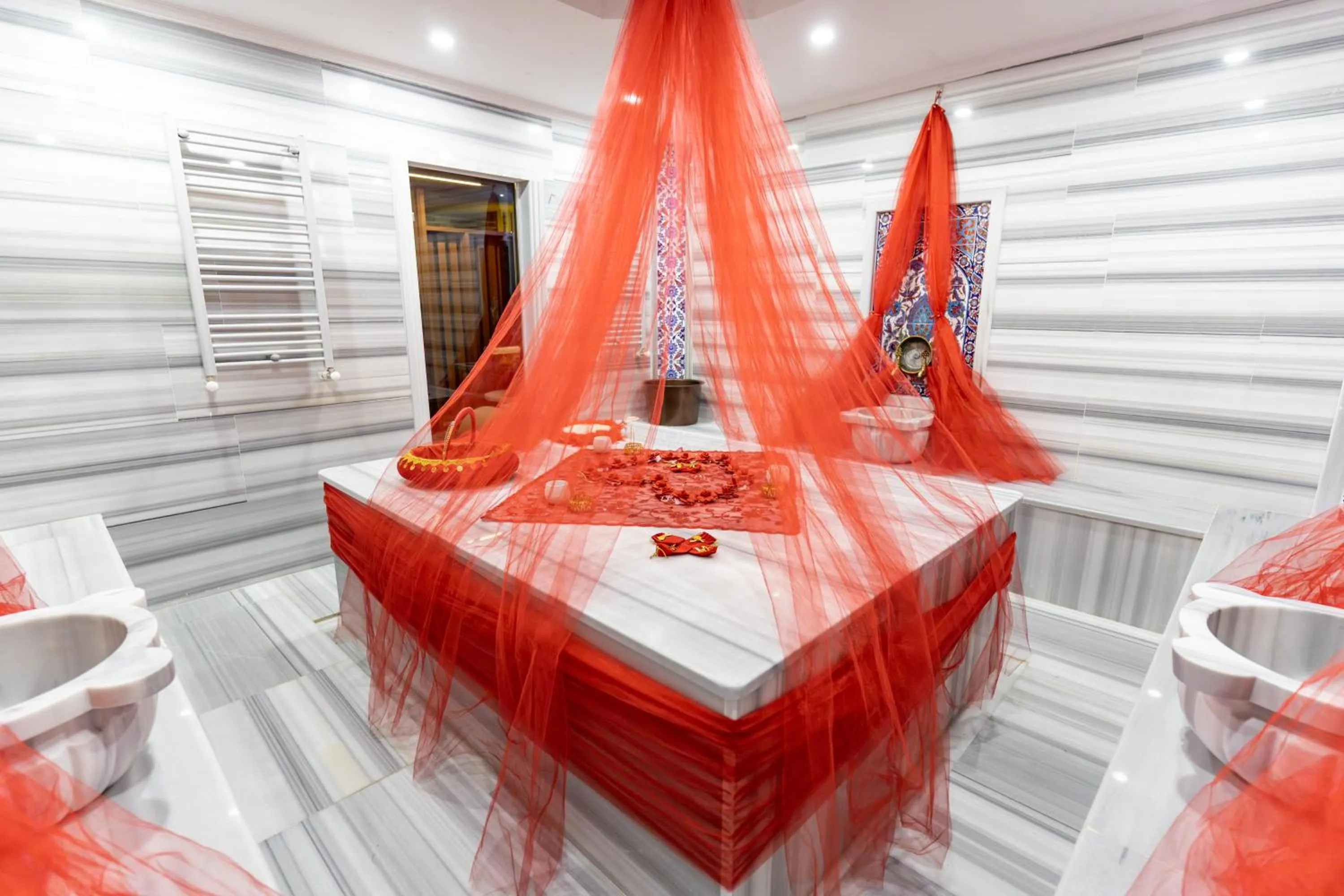 Public Bath in POISON GARDEN SUİTE