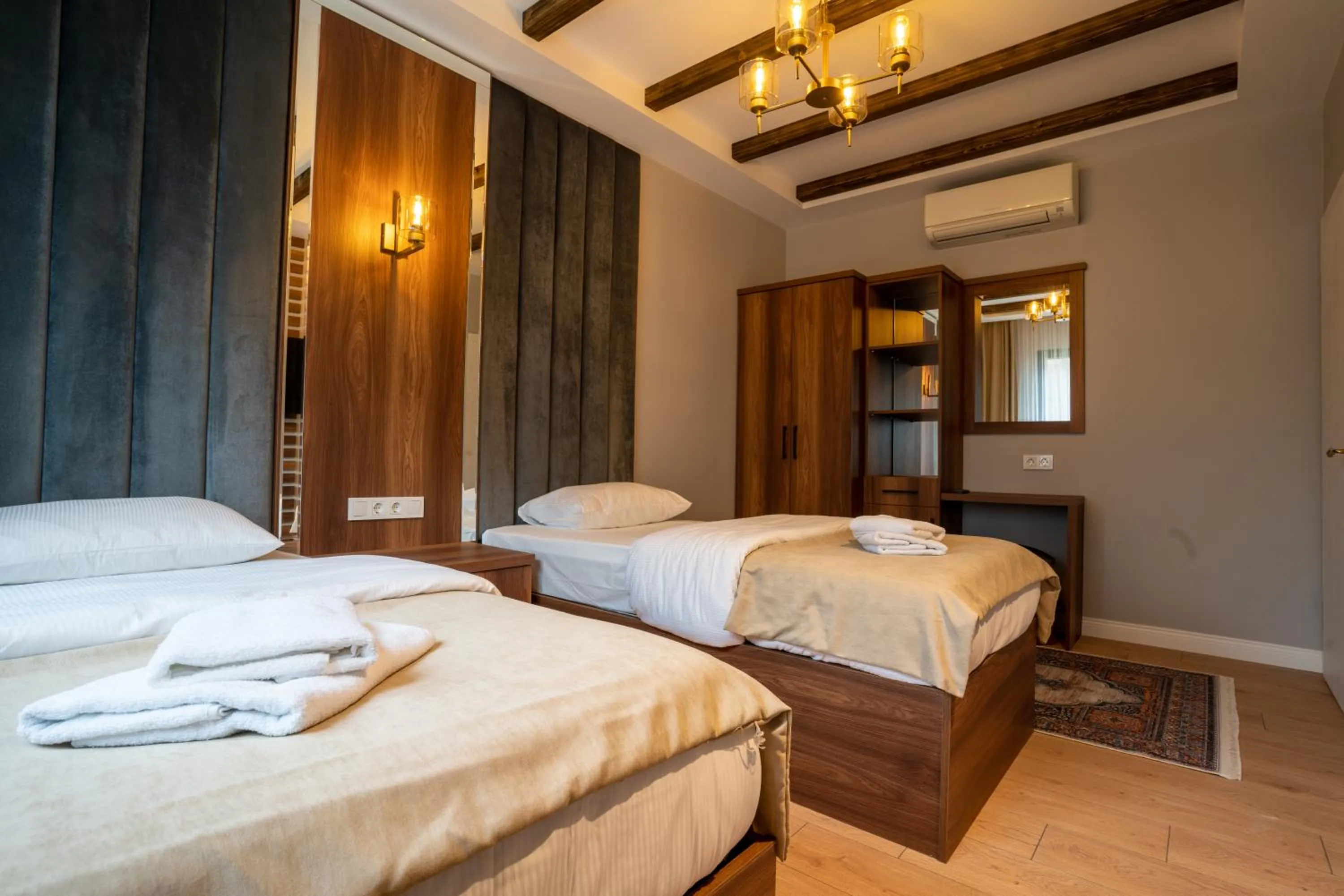 Bed in POISON GARDEN SUİTE