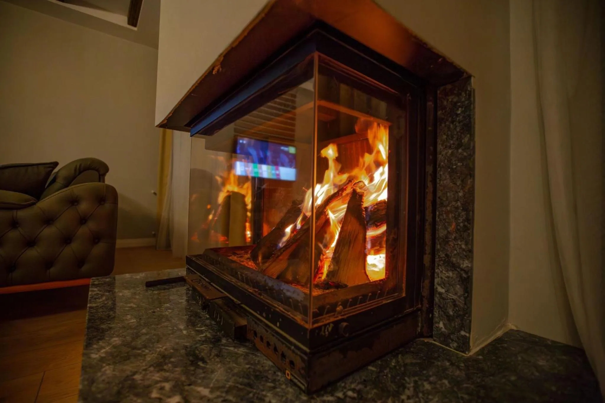 POISON GARDEN SUİTE