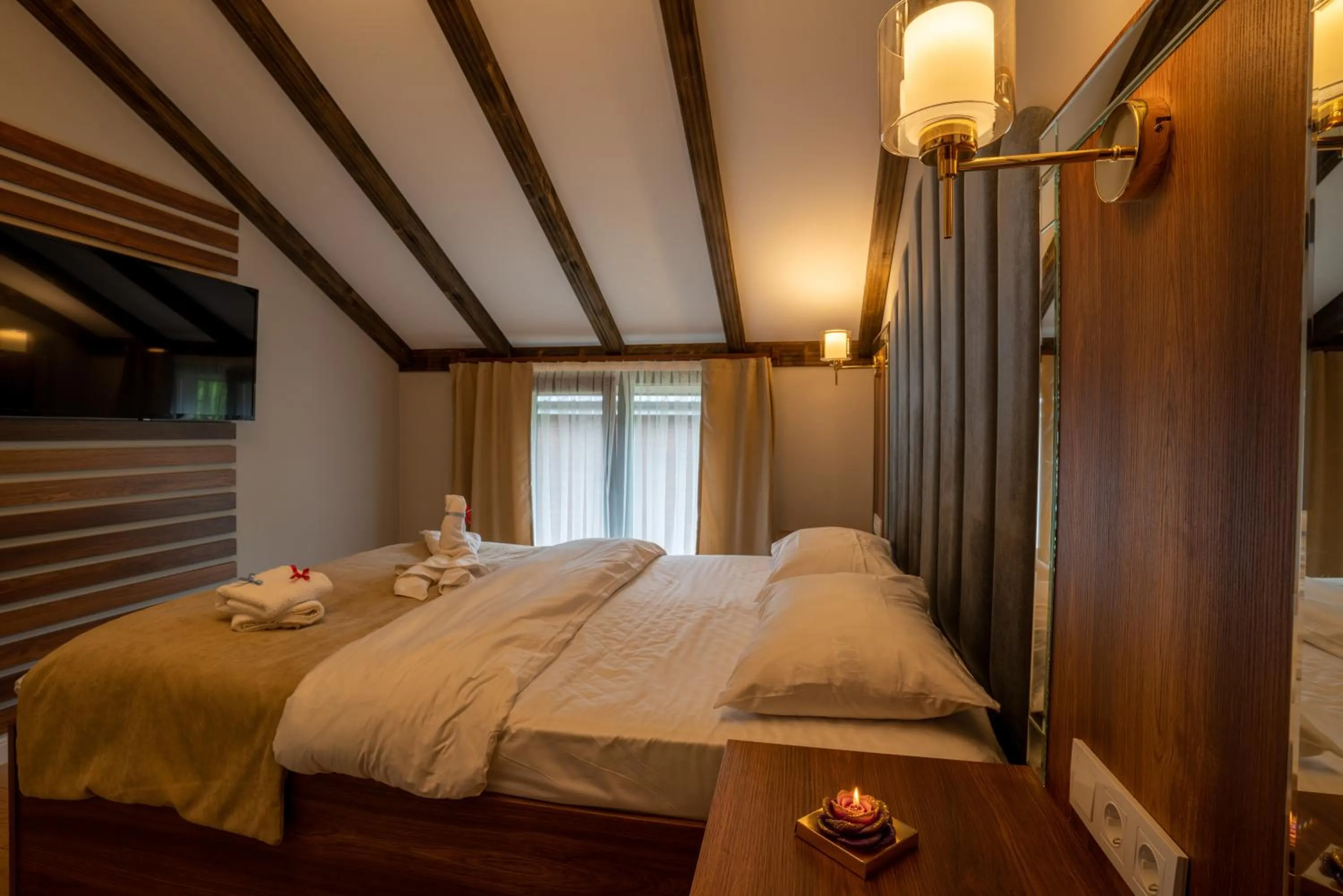 Bed in POISON GARDEN SUİTE