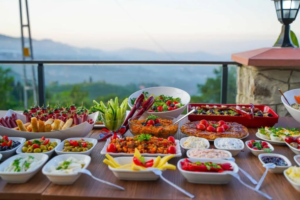 POISON GARDEN SUİTE