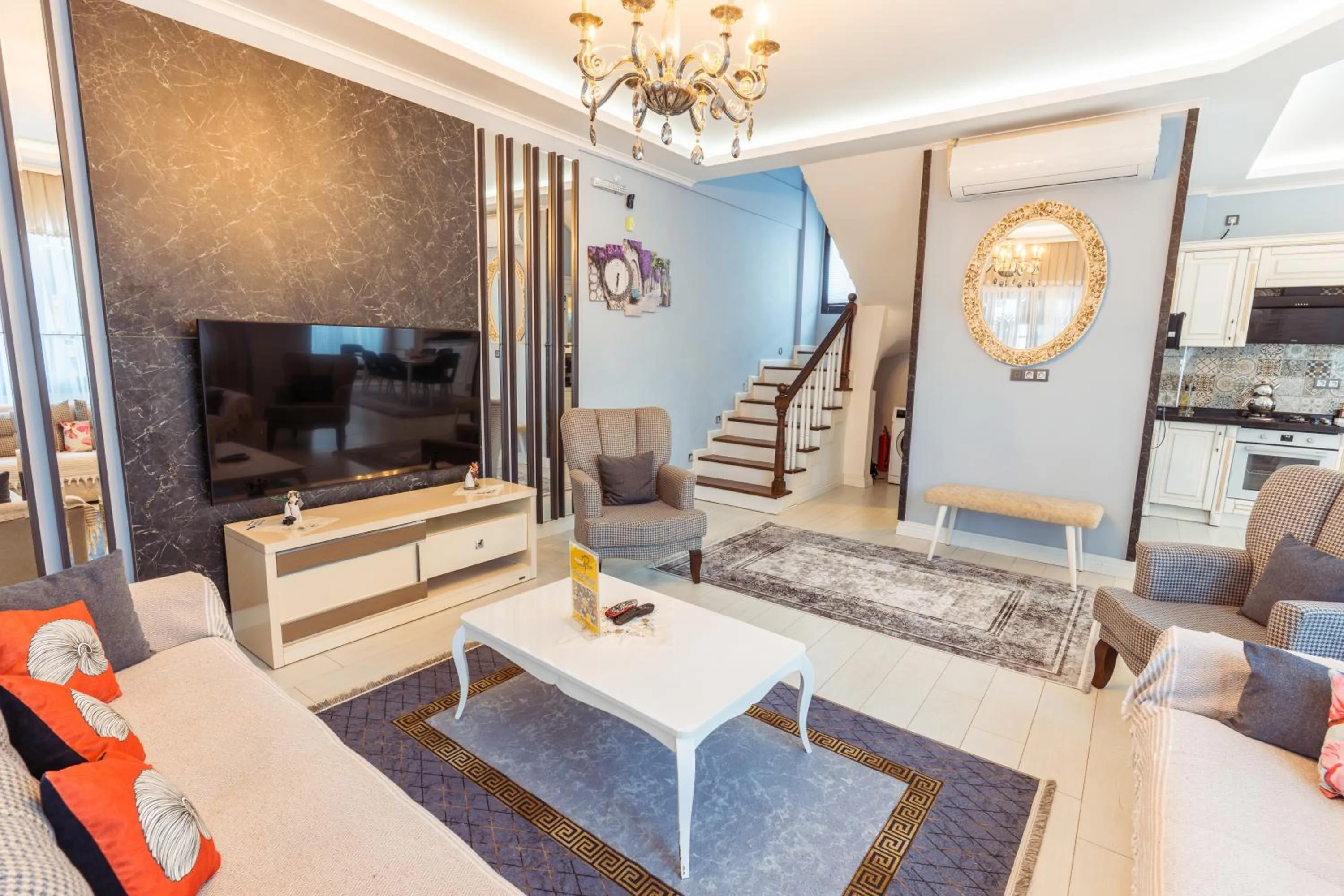 TV and multimedia in POISON GARDEN SUİTE