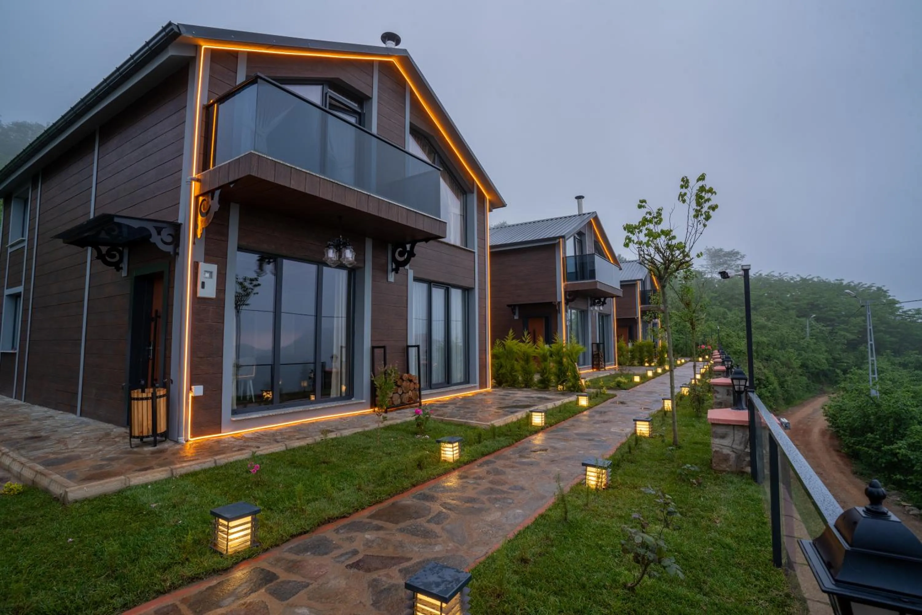 POISON GARDEN SUİTE