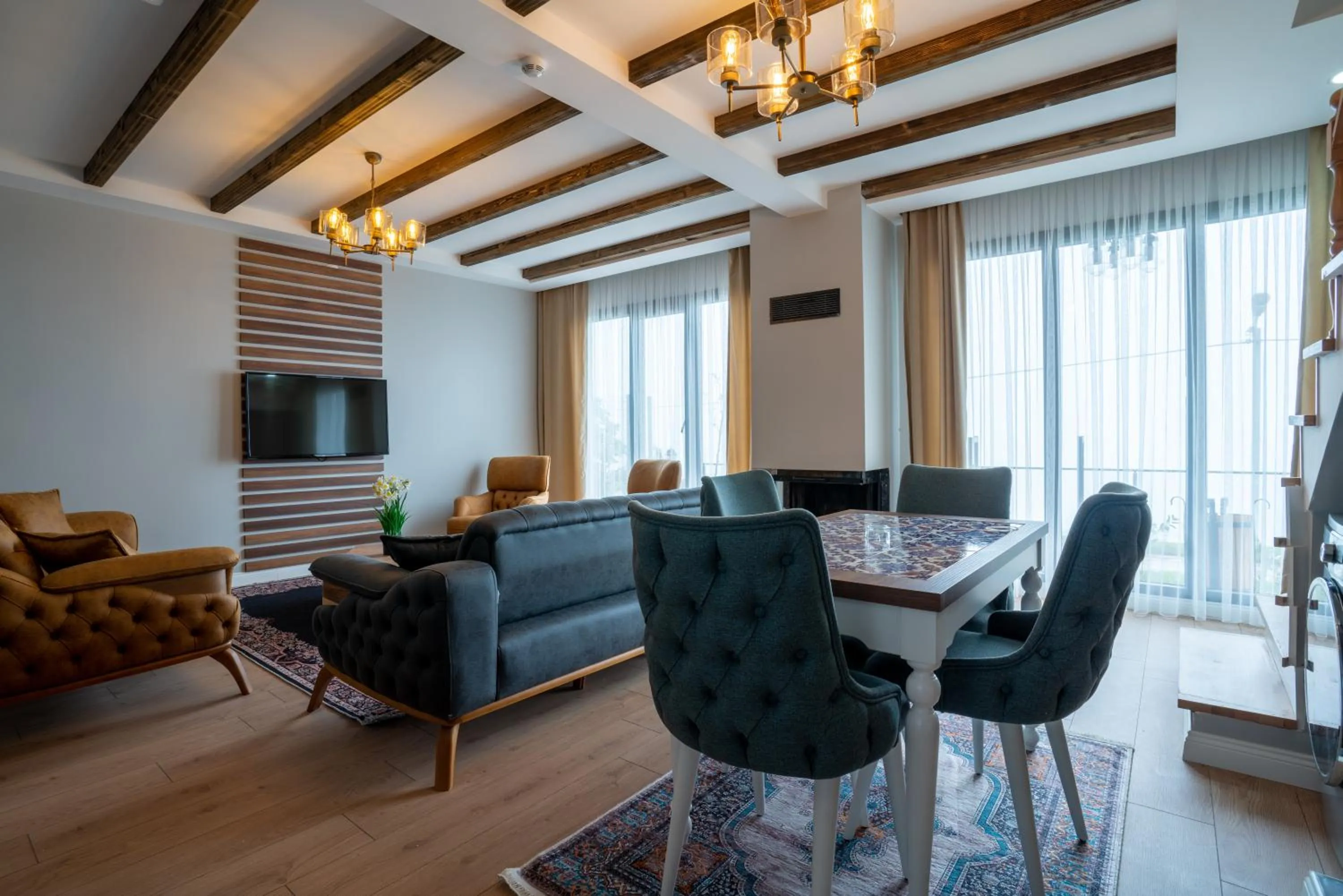 POISON GARDEN SUİTE