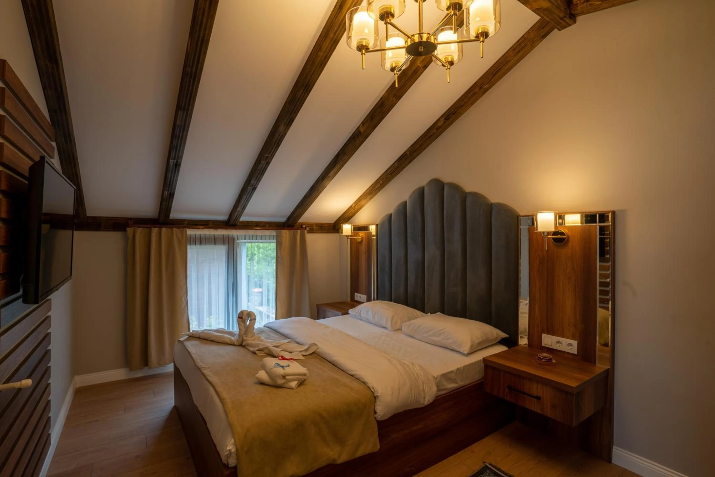 Bed in POISON GARDEN SUİTE