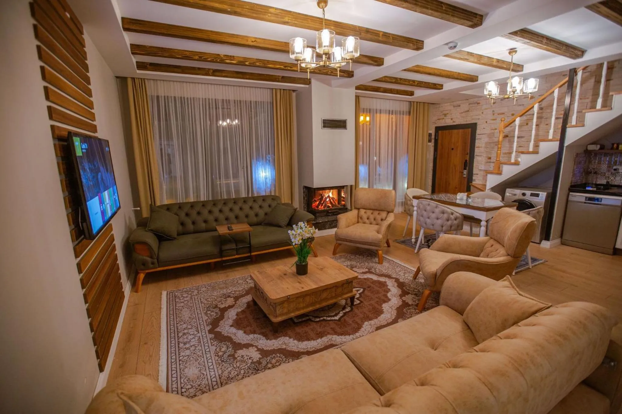 POISON GARDEN SUİTE