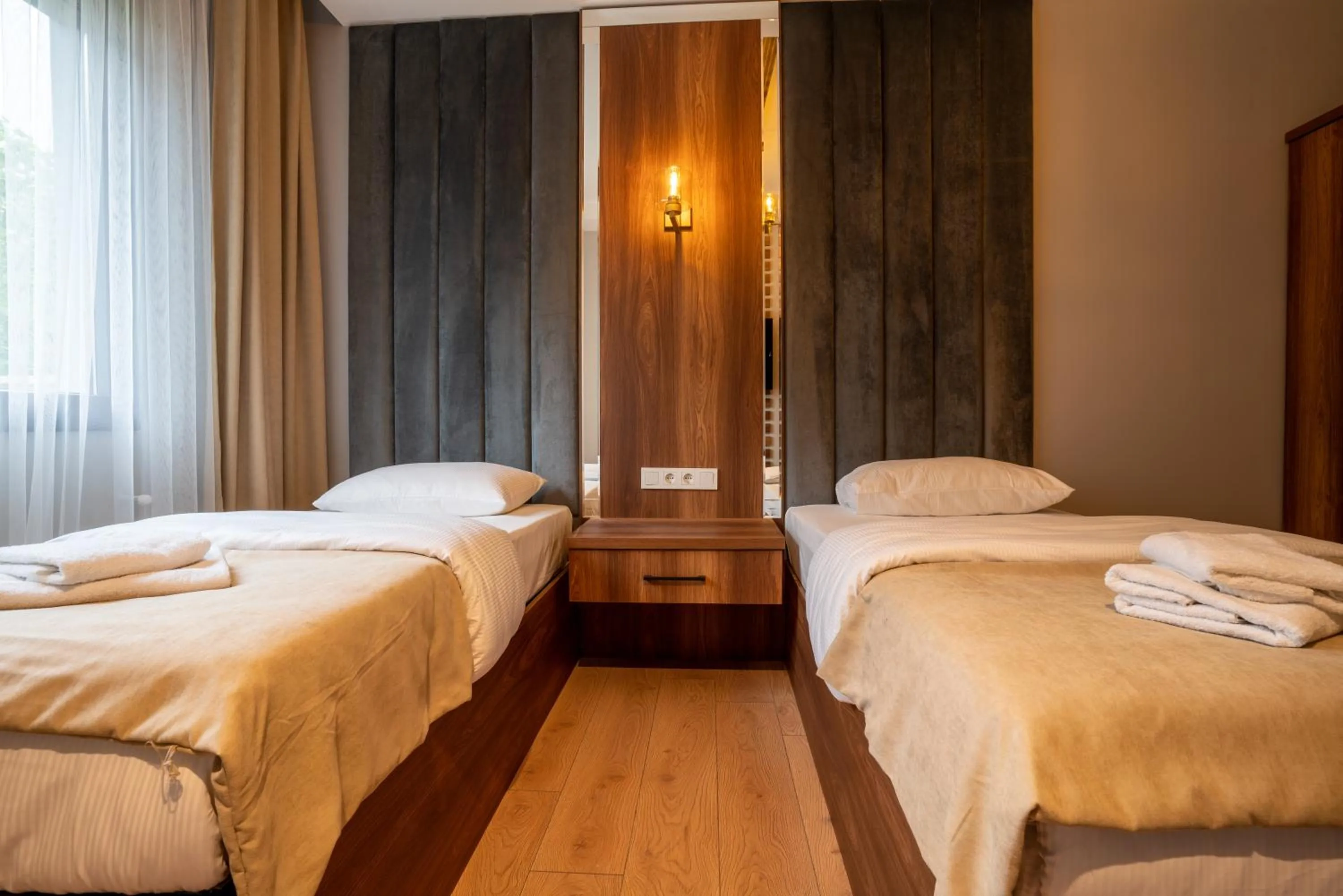 Bed in POISON GARDEN SUİTE