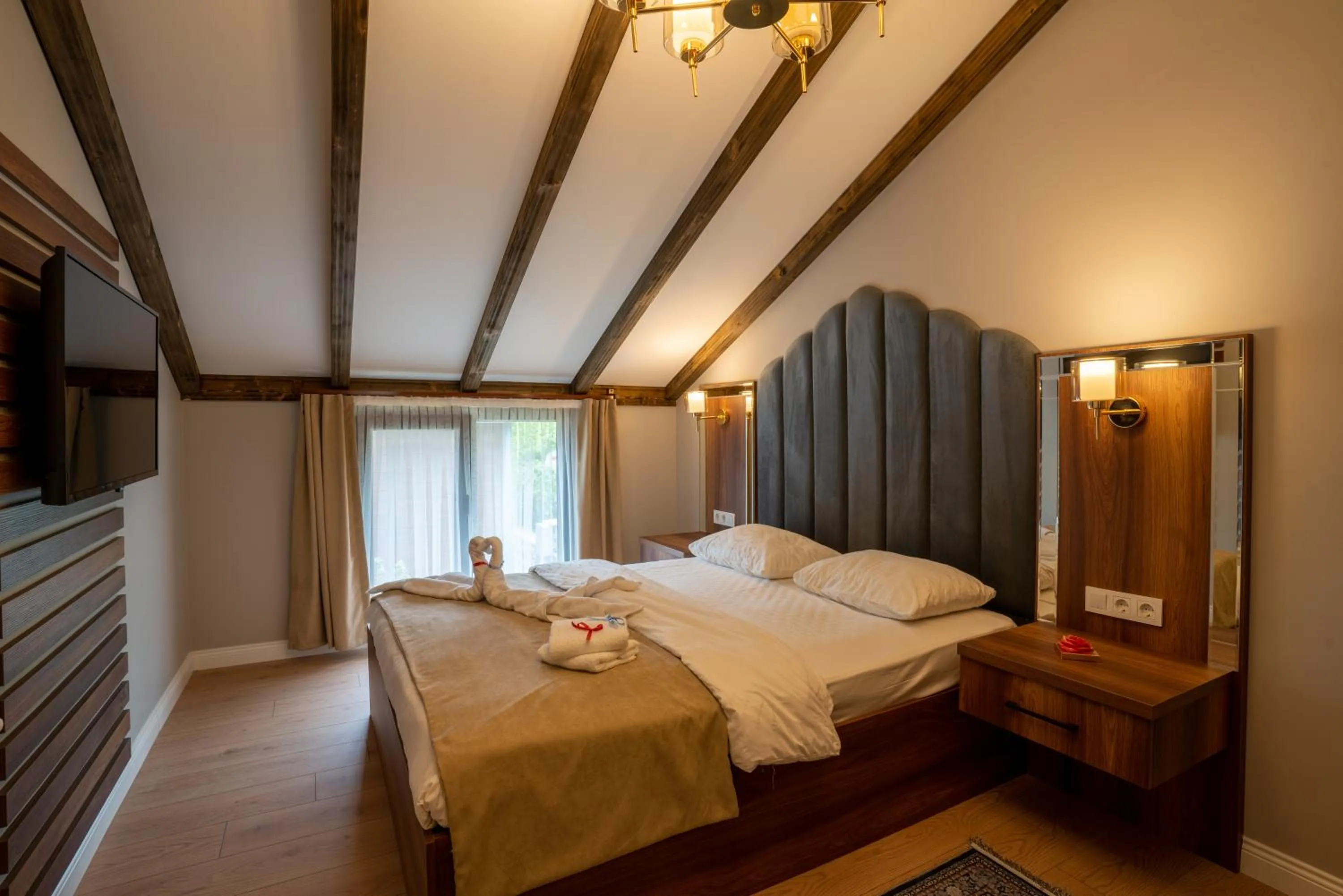 Bed in POISON GARDEN SUİTE