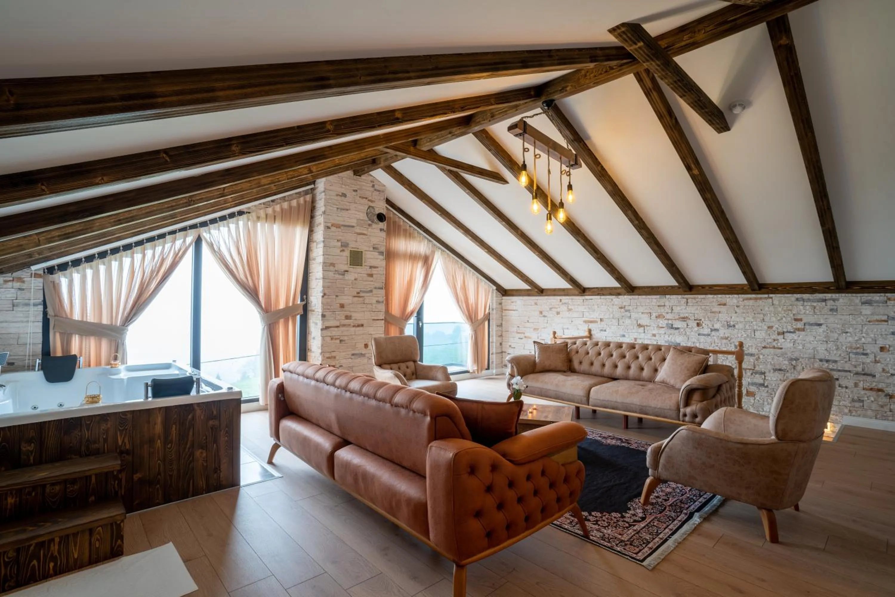 POISON GARDEN SUİTE