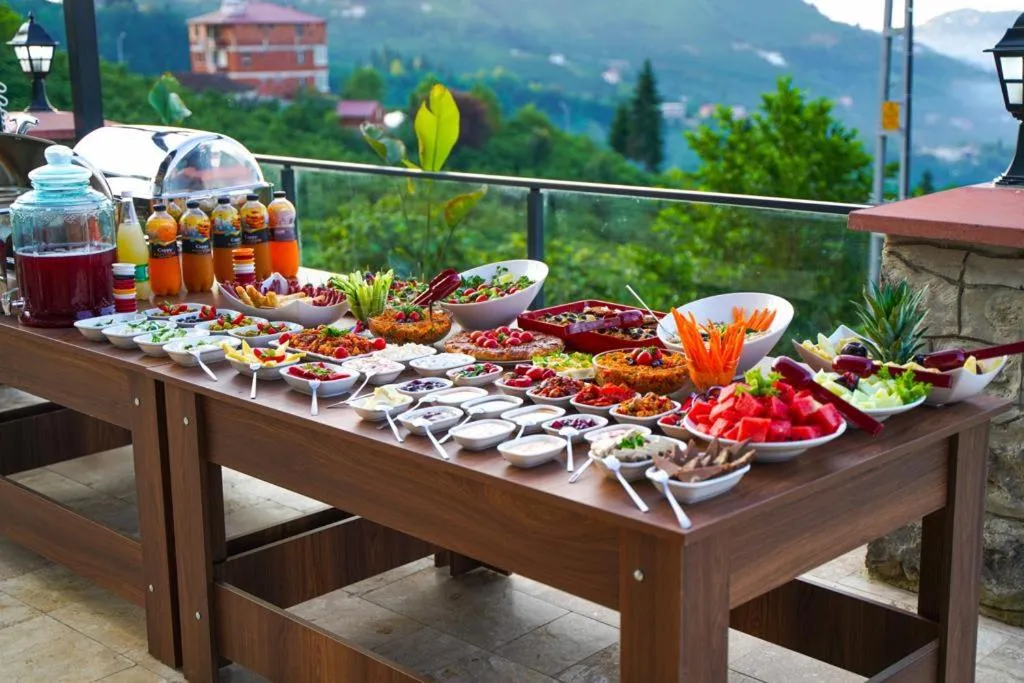 POISON GARDEN SUİTE