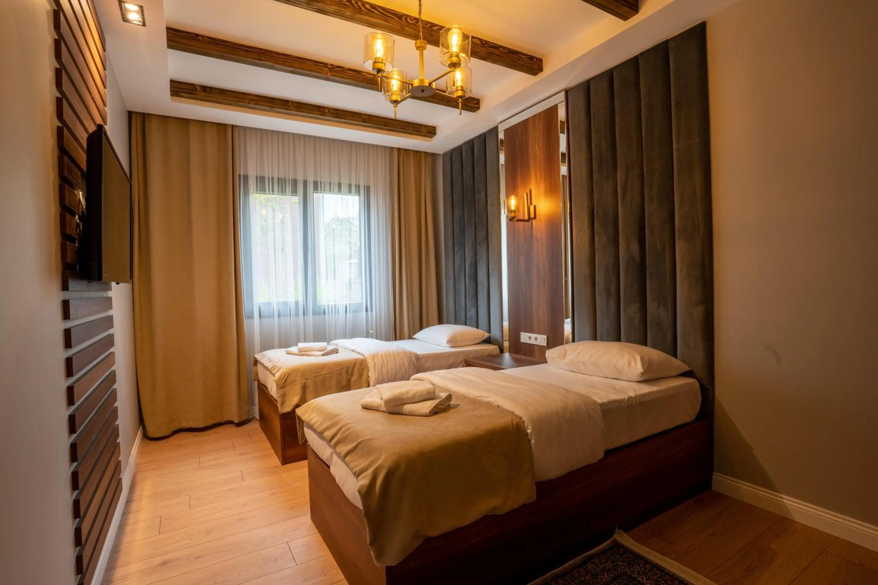 Bed in POISON GARDEN SUİTE