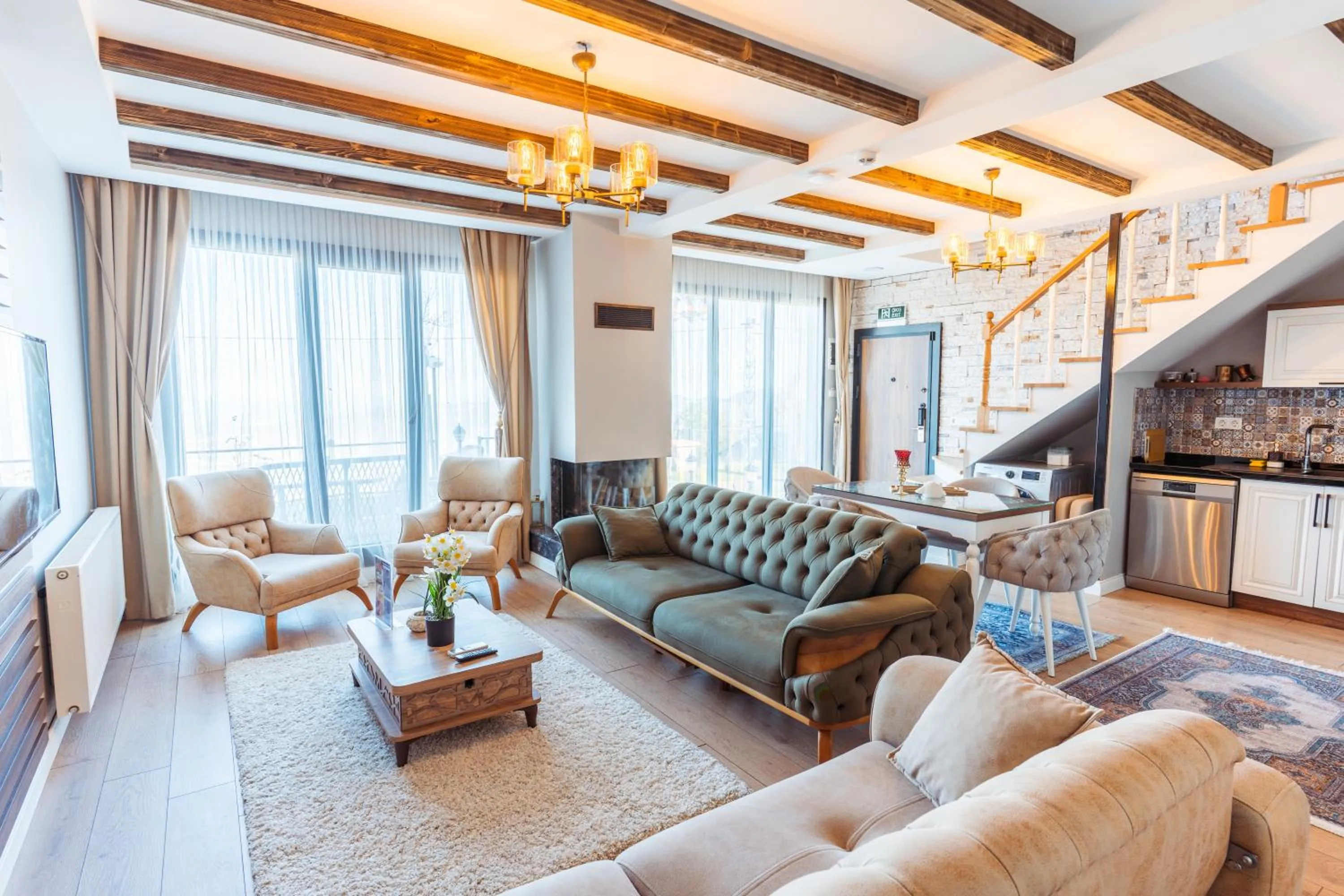 Kitchen or kitchenette in POISON GARDEN SUİTE