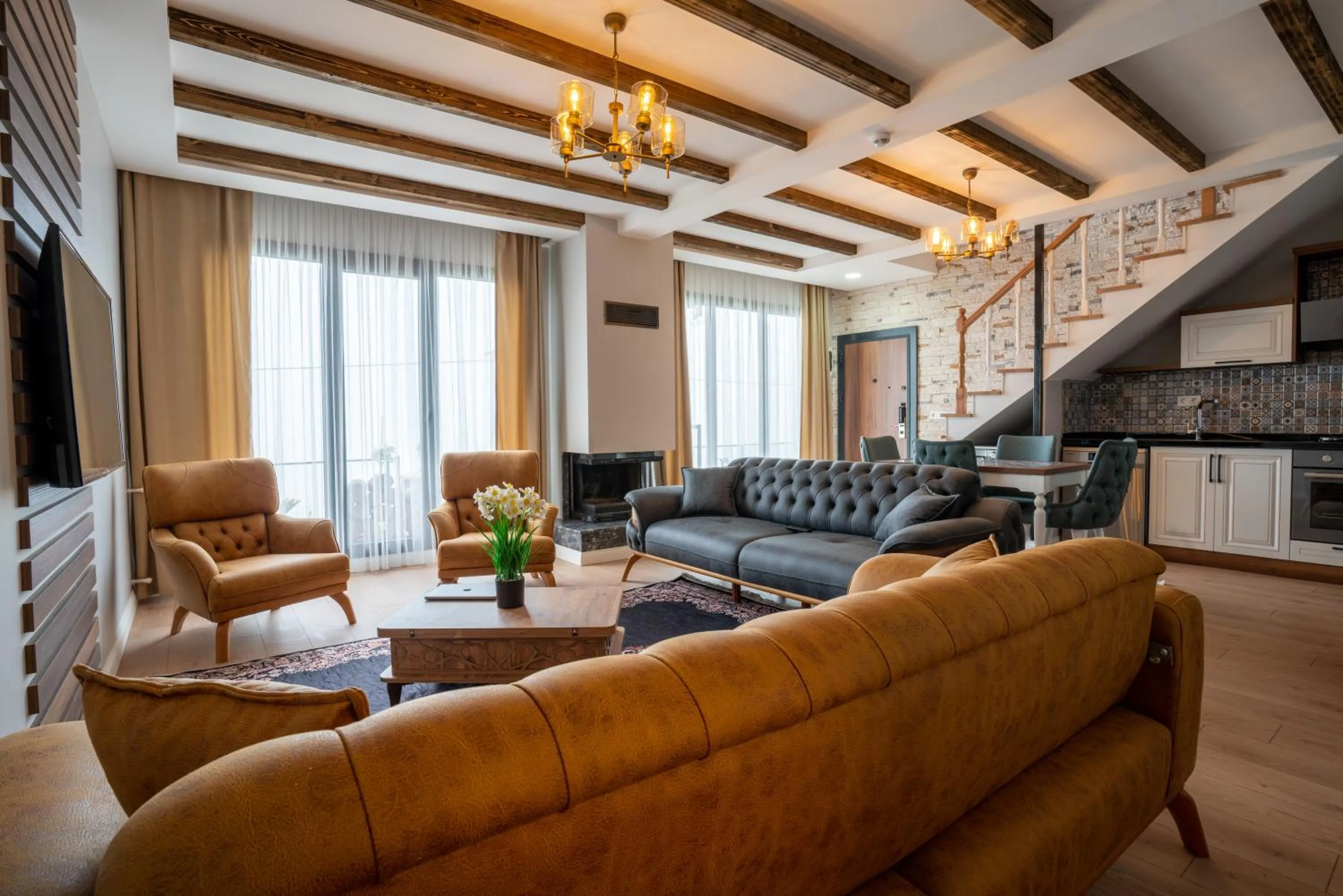 POISON GARDEN SUİTE