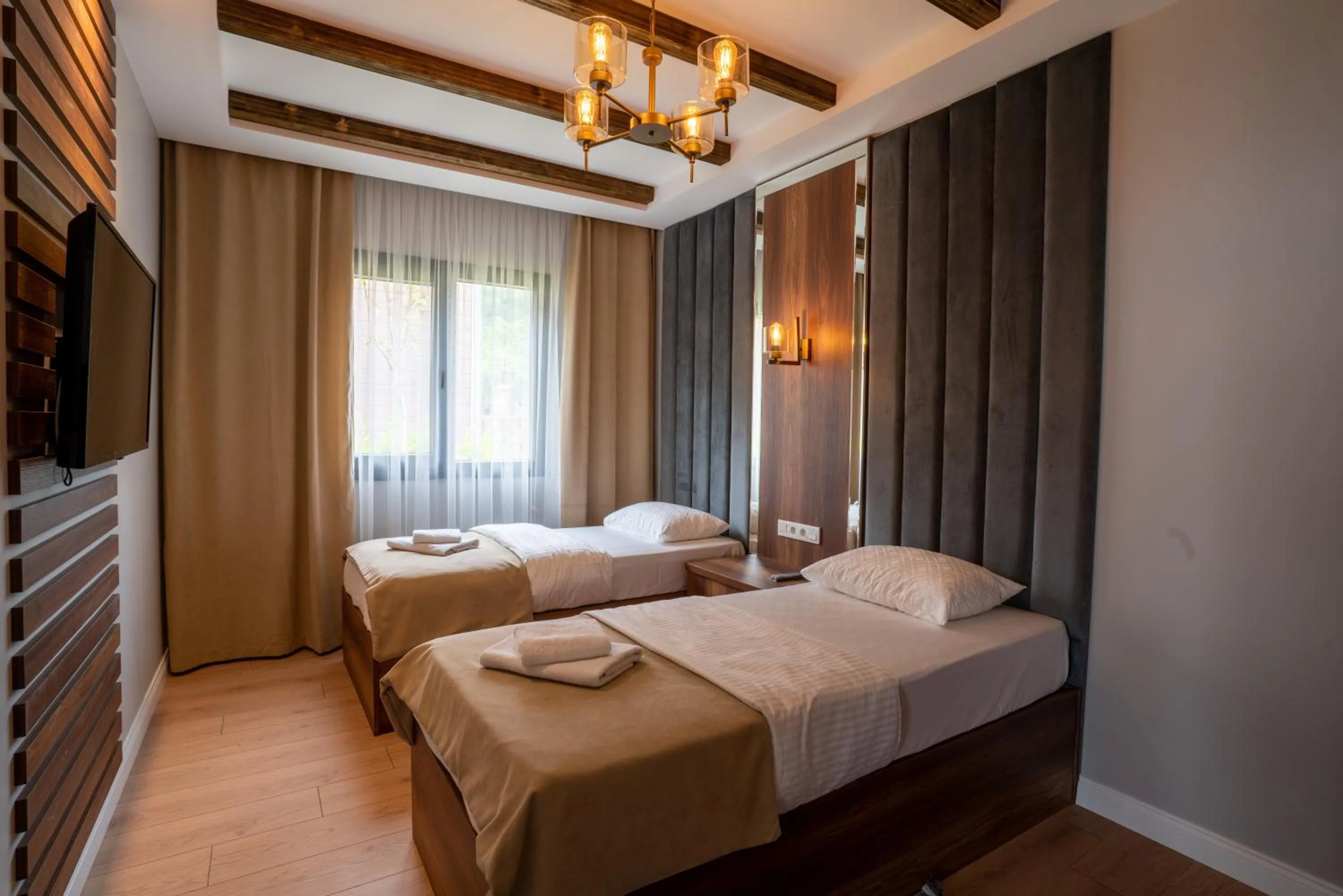 Bed in POISON GARDEN SUİTE