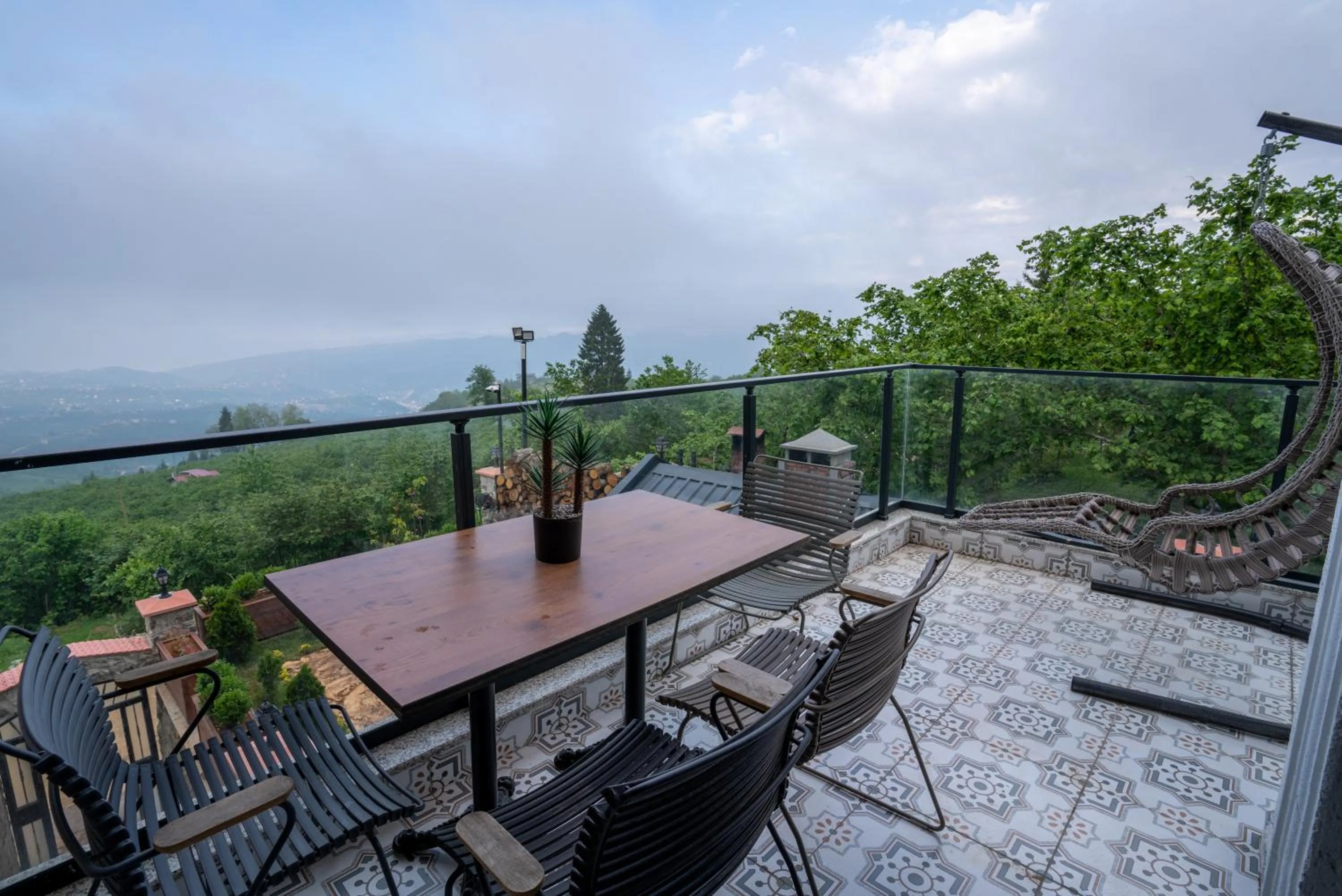 Day in POISON GARDEN SUİTE