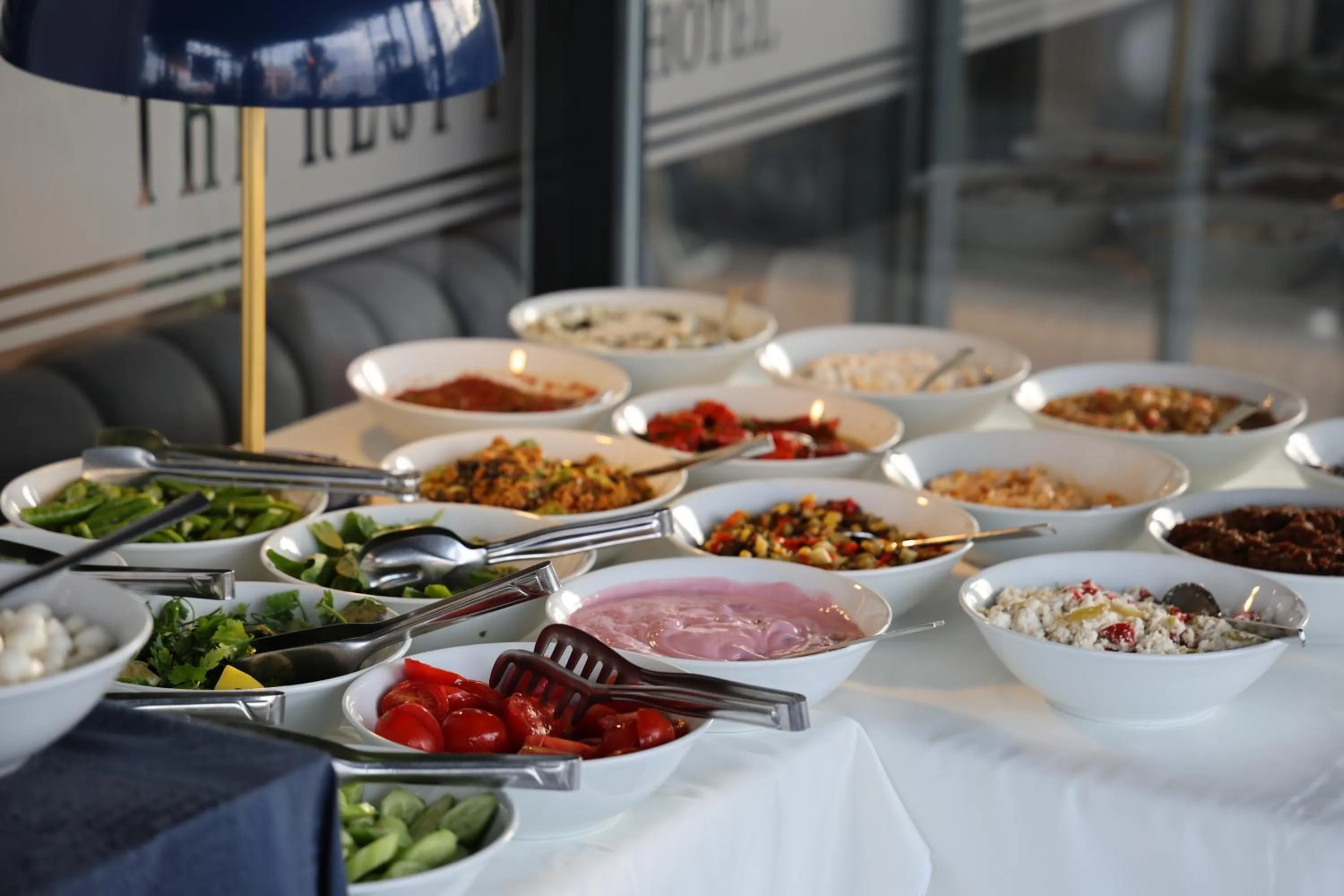 Restaurant/places to eat in The Rest Port Hotel