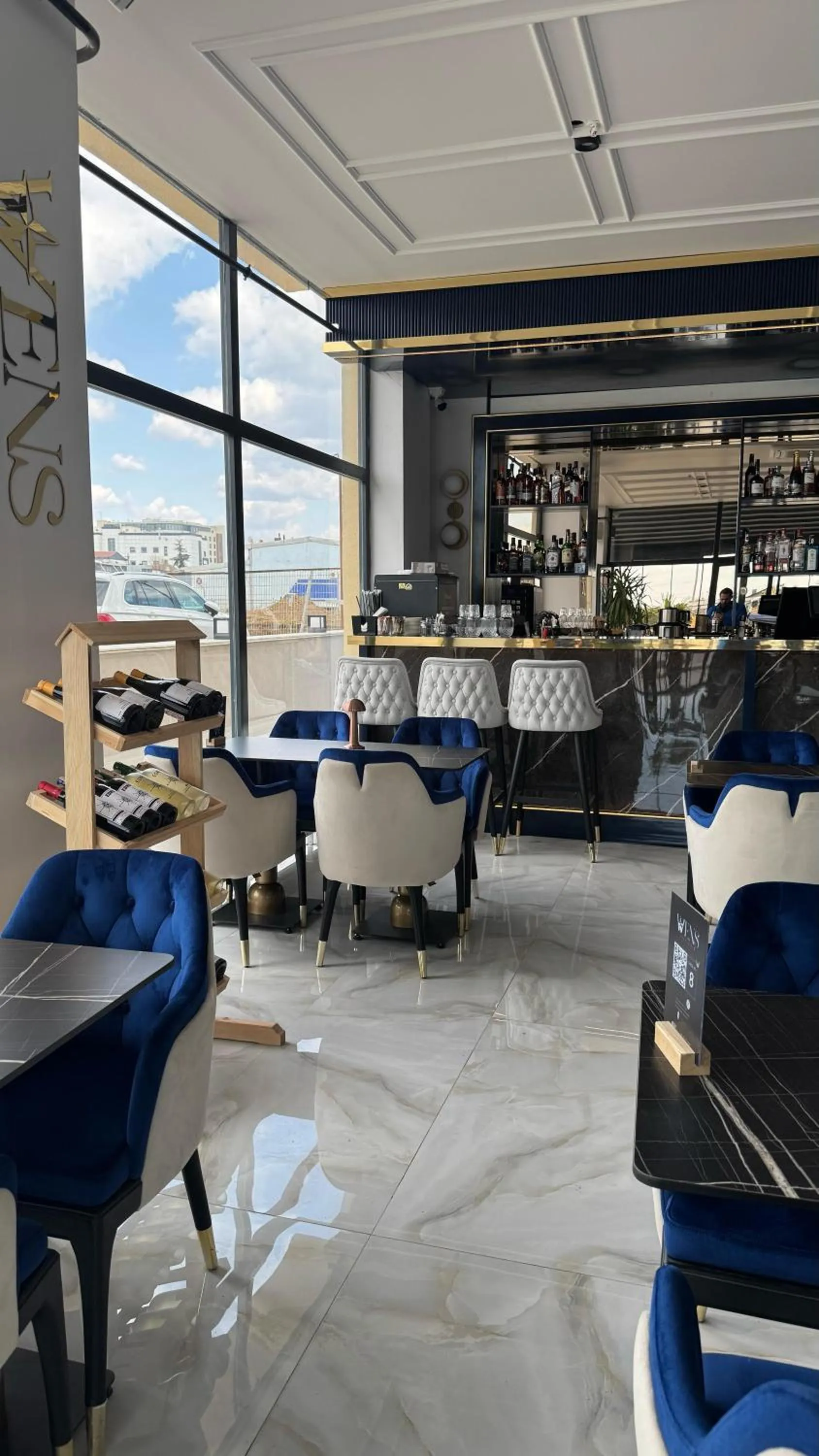 Restaurant/places to eat in The Rest Port Hotel