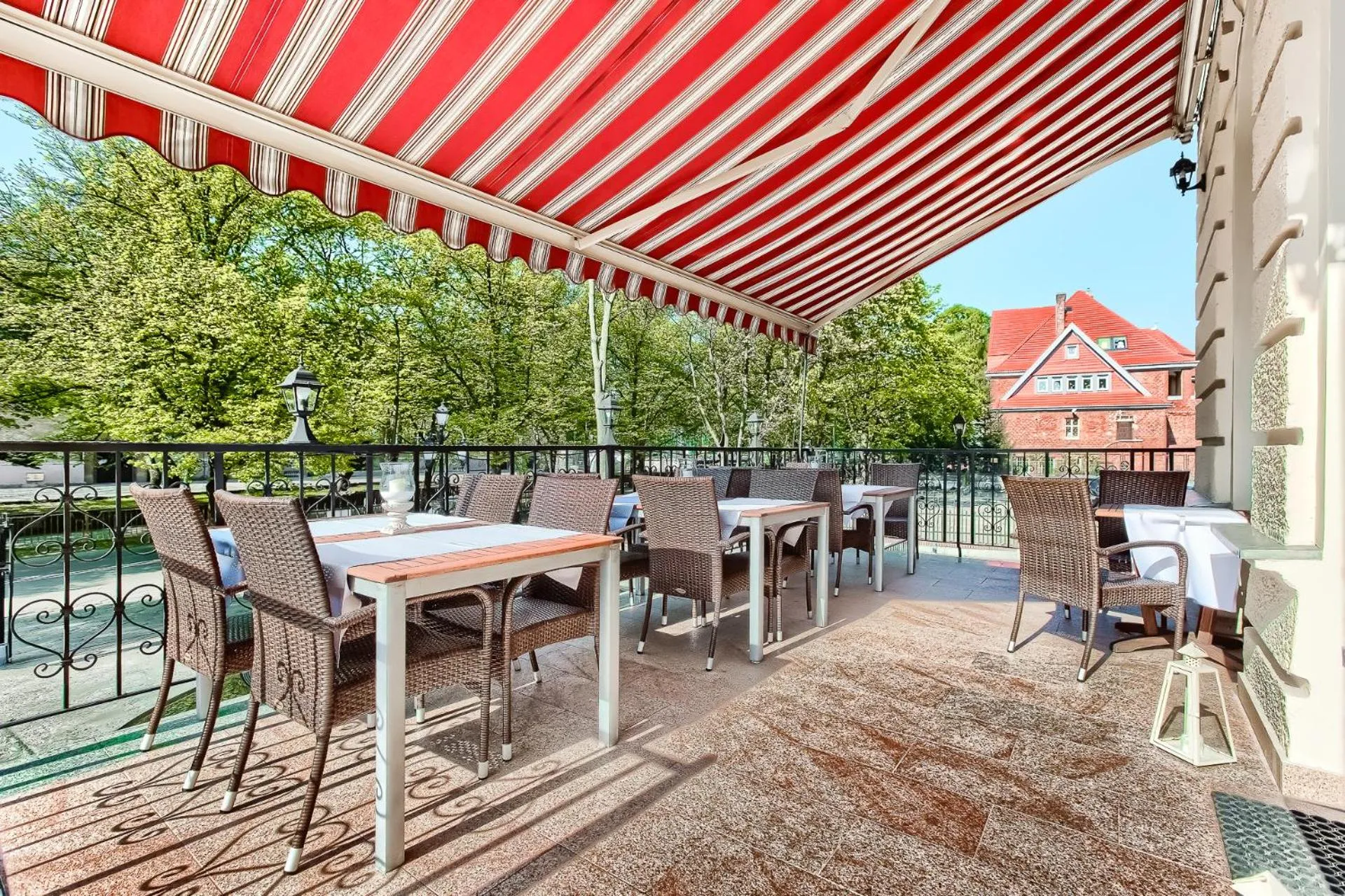 Balcony/Terrace in Hotel Atrium