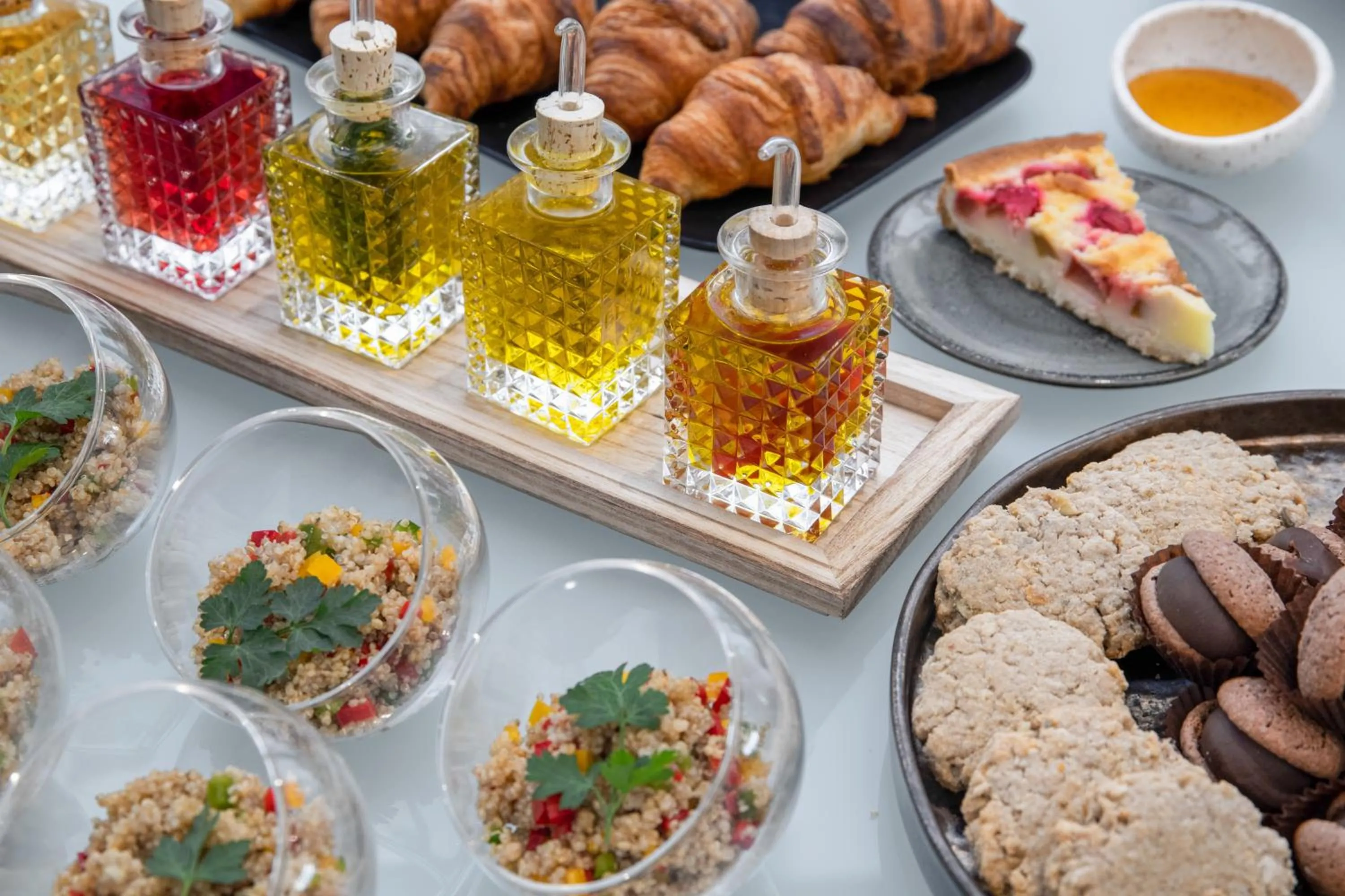 Restaurant/places to eat in Golden Tulip Warszawa Centrum