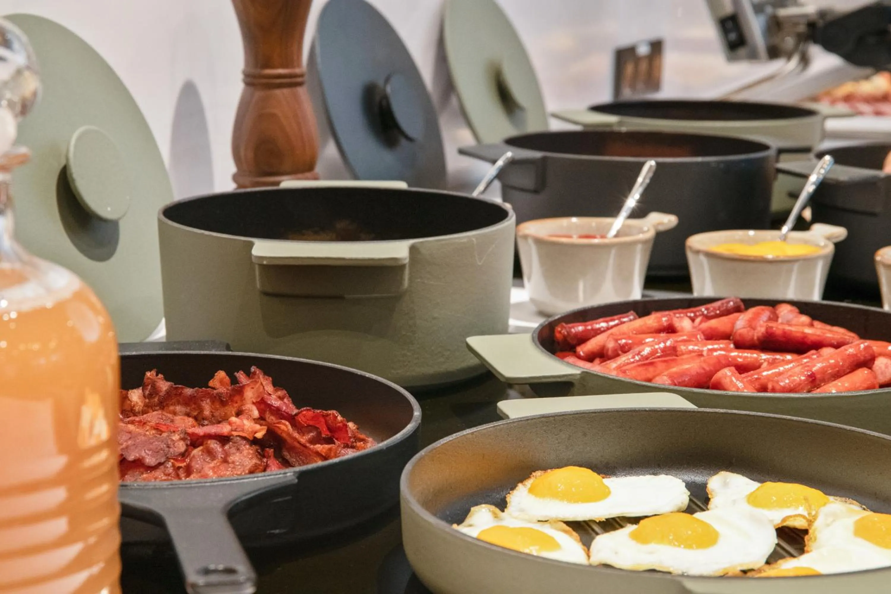 Restaurant/places to eat in Golden Tulip Warszawa Centrum