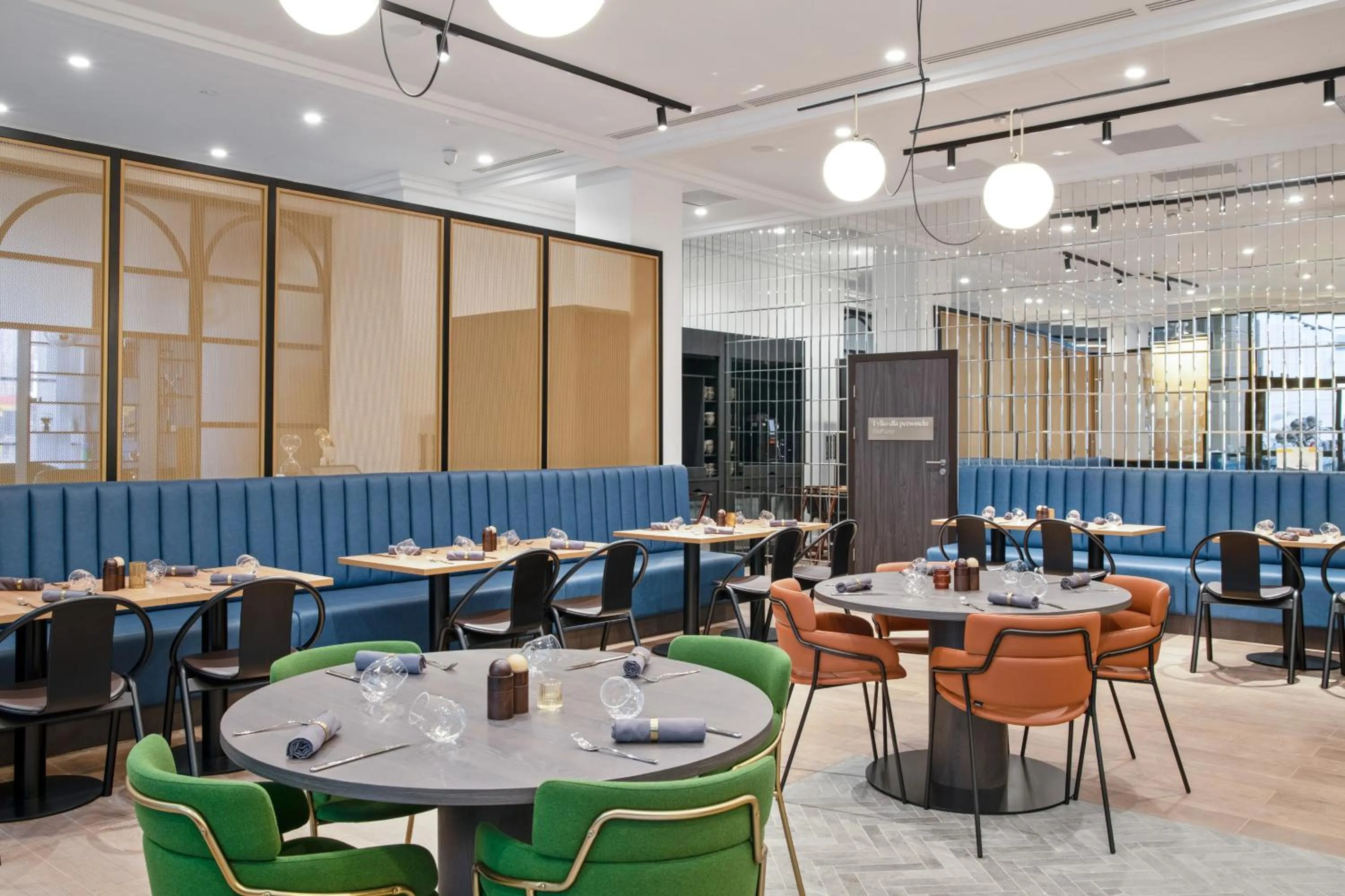 Restaurant/places to eat in Golden Tulip Warszawa Centrum