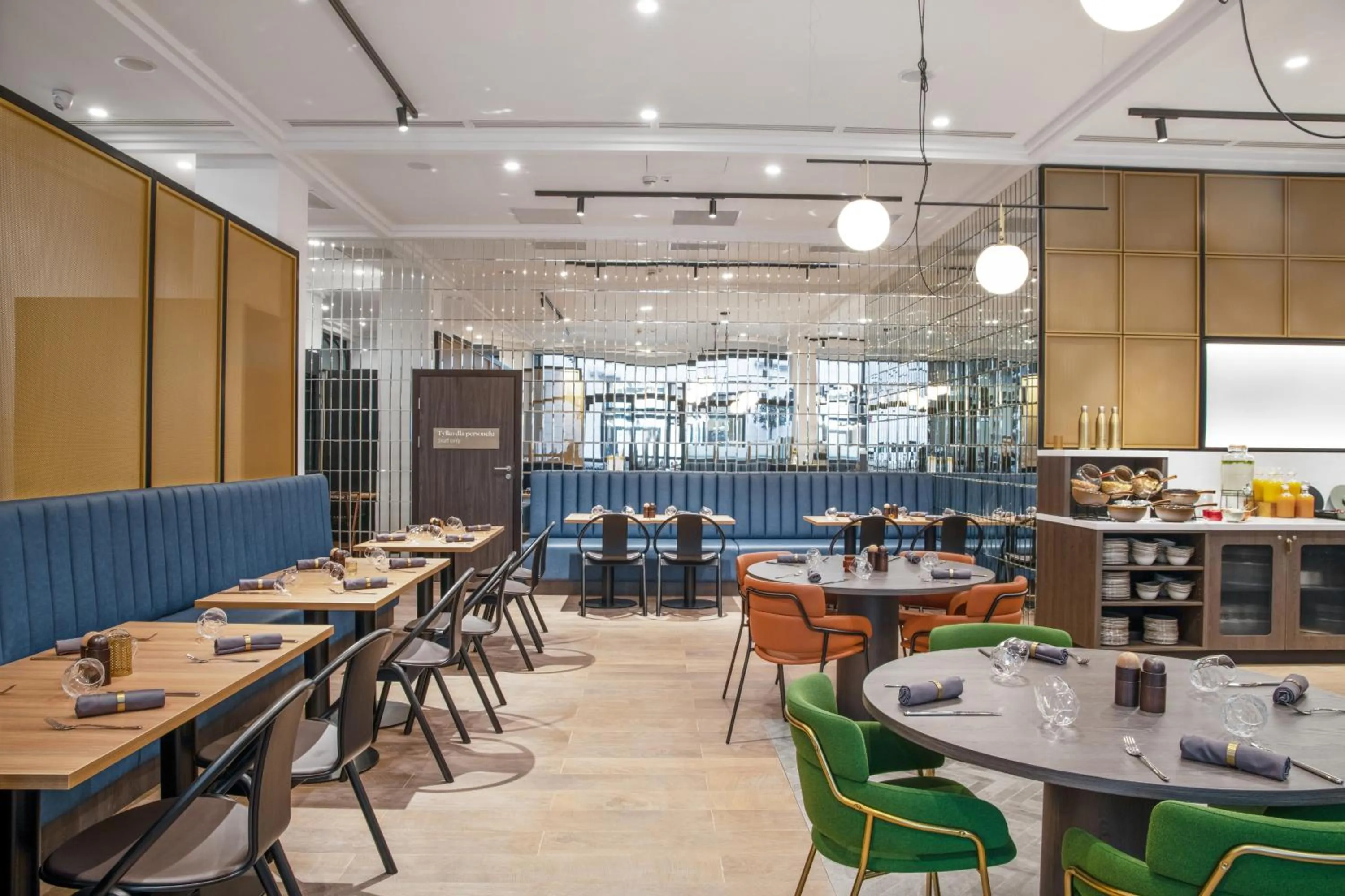 Restaurant/places to eat in Golden Tulip Warszawa Centrum