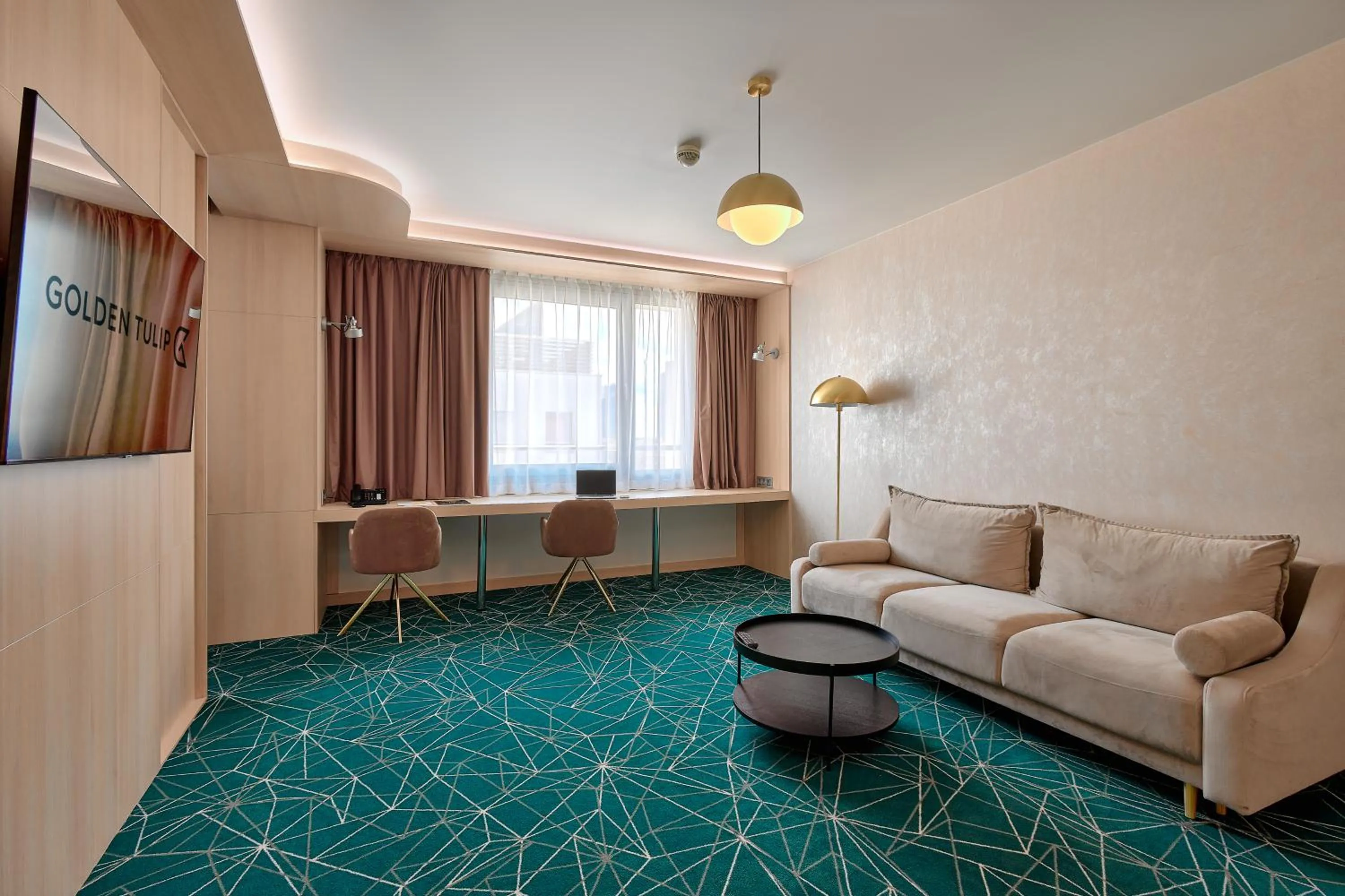 Living room in Golden Tulip Warszawa Centrum