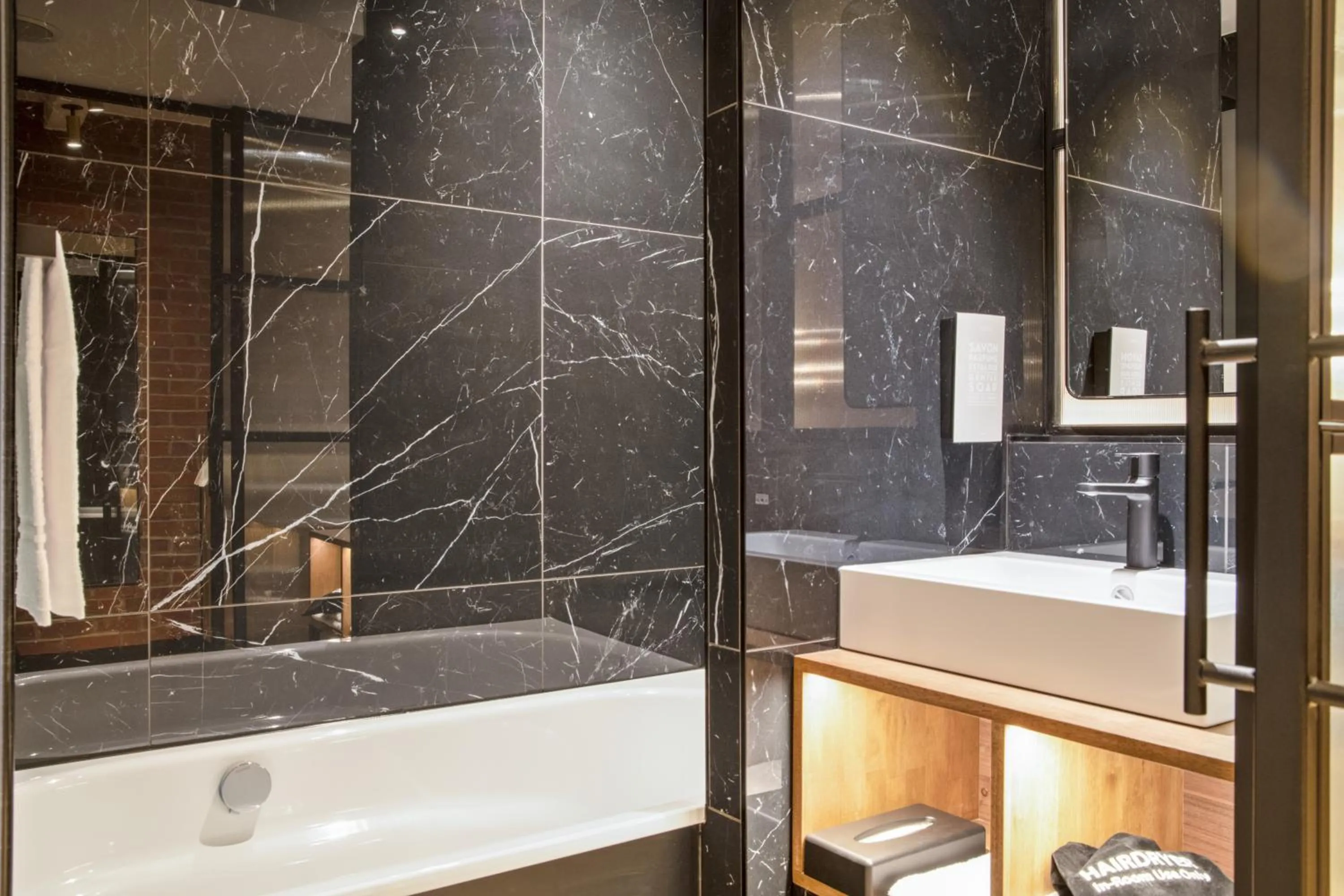 Bathroom in Golden Tulip Warszawa Centrum