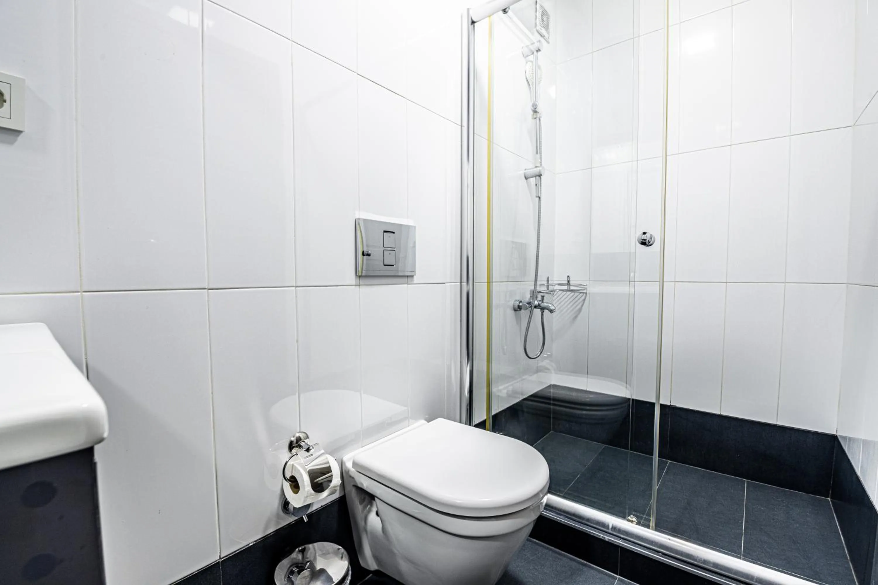 Shower in Sultan Mansion