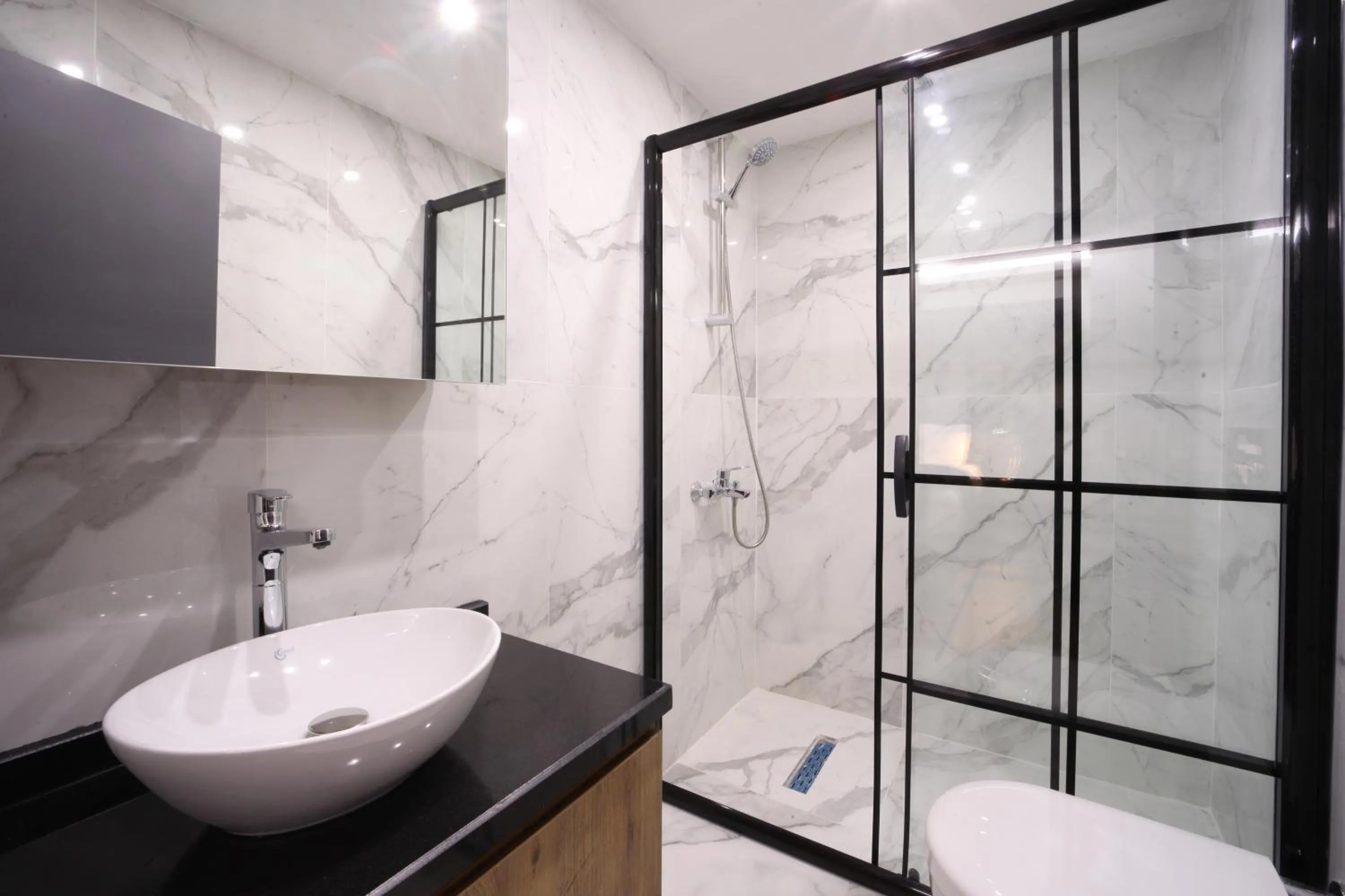 Shower in Sultan Mansion