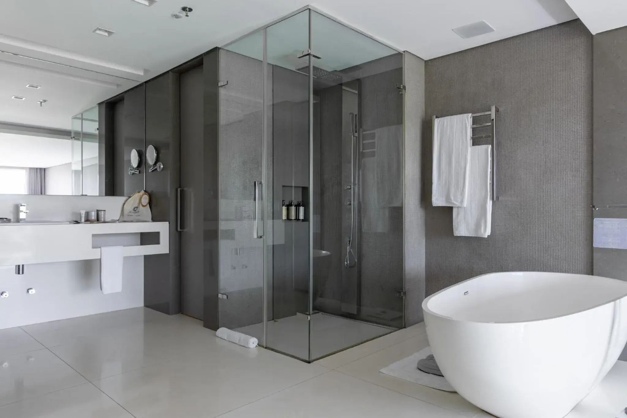 Suite with Hot Tub at the deck - single occupancy in Suryaa Hotel Pinhais, Curio Collection by Hilton Suite with Hot Tub at the deck - single occupancy in Suryaa Hotel Pinhais, Curio Collection by Hilton