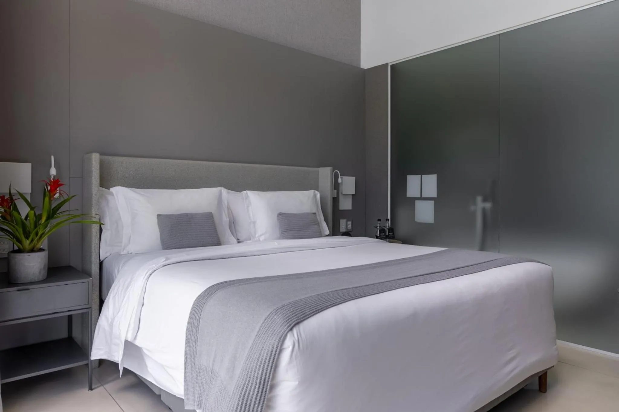 Bedroom, Bed in Suryaa Hotel Pinhais, Curio Collection by Hilton