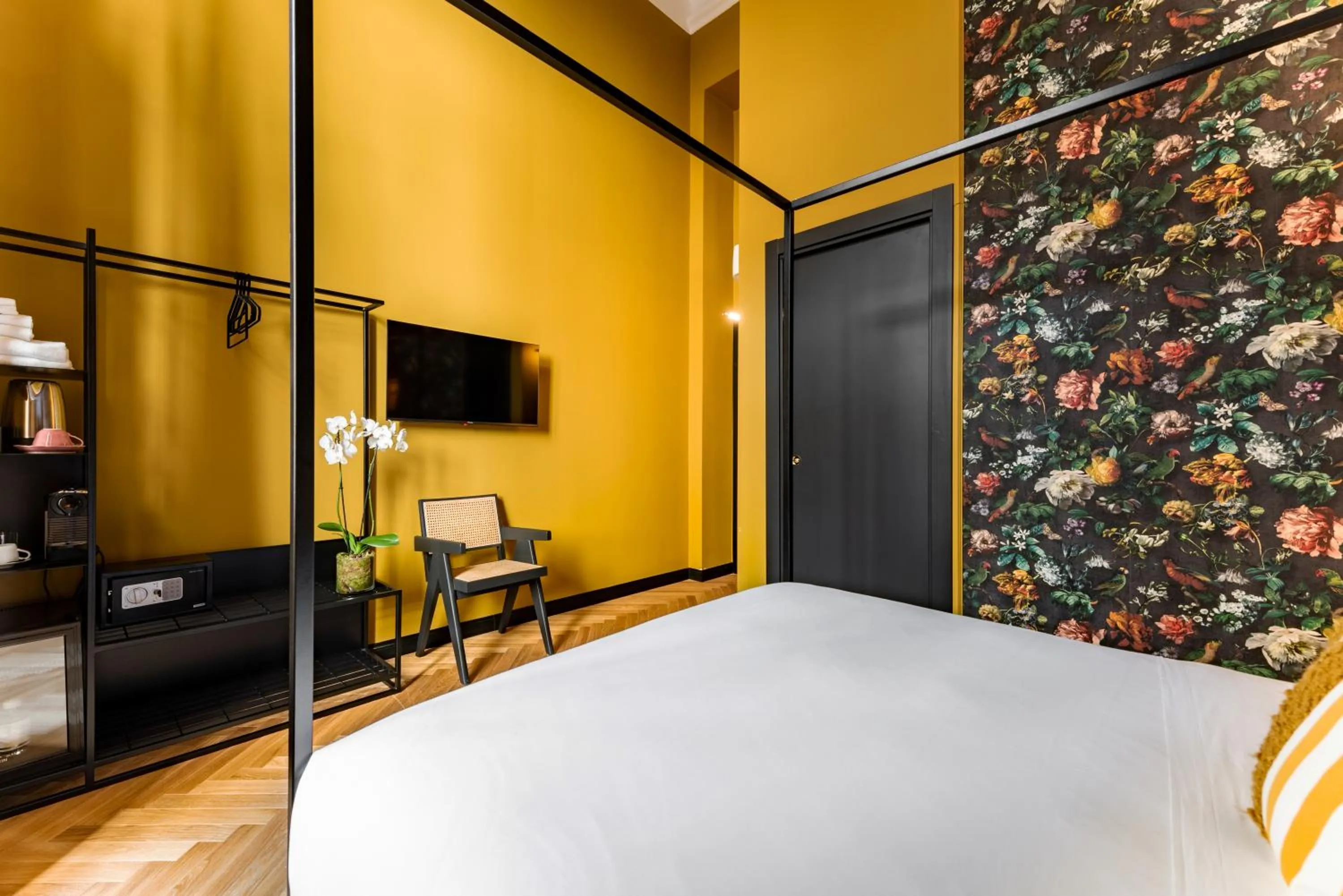 hair dresser, Bed in The Couper Castello