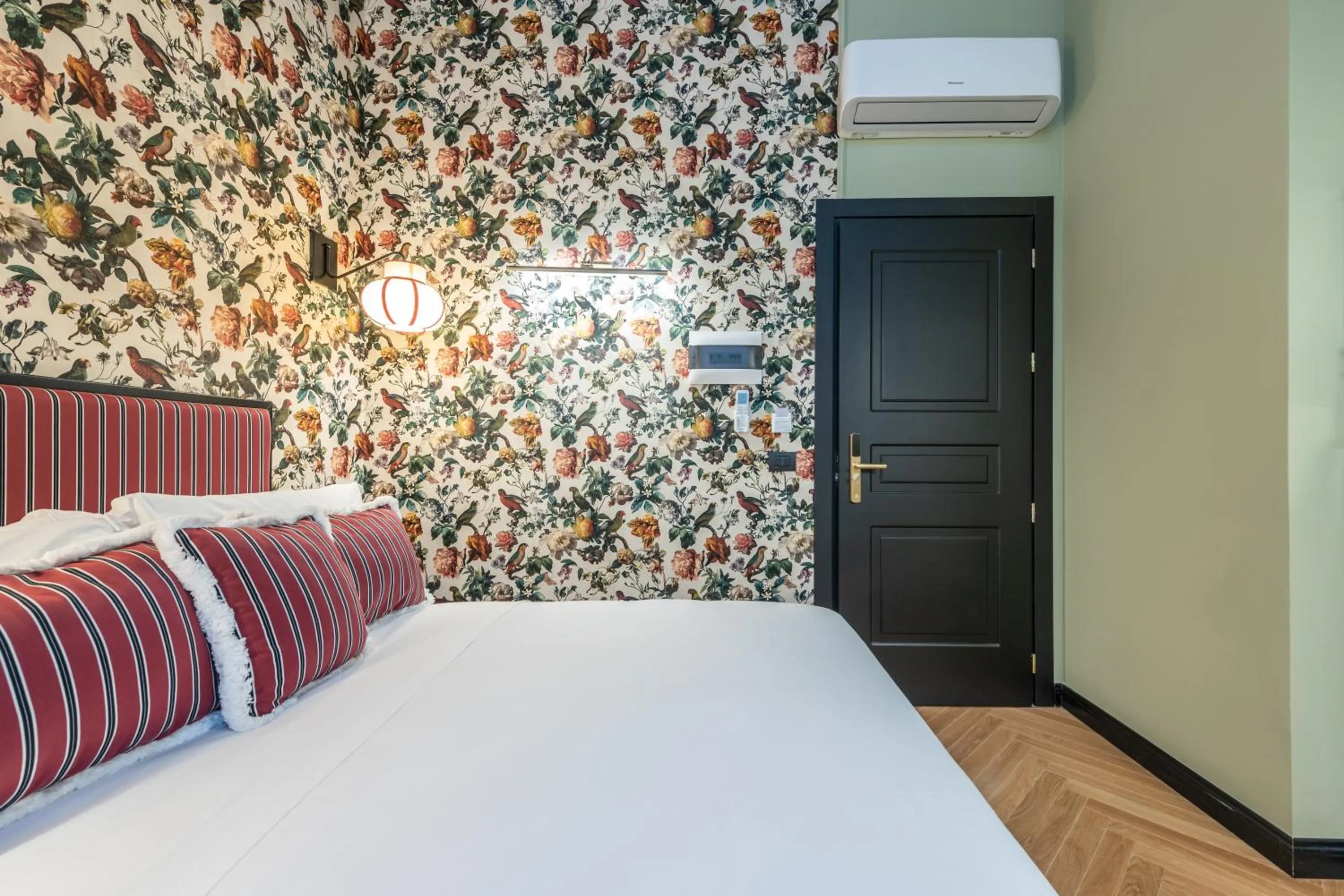 Photo of the whole room, Bed in The Couper Castello