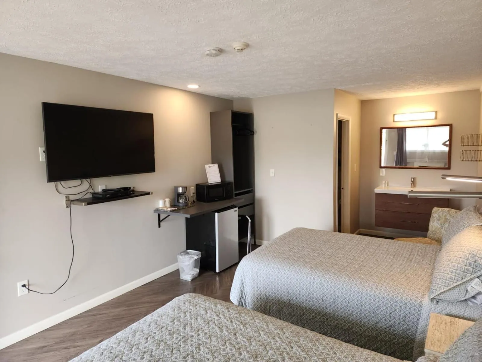 TV and multimedia, Bed in Hotel Lake Anna