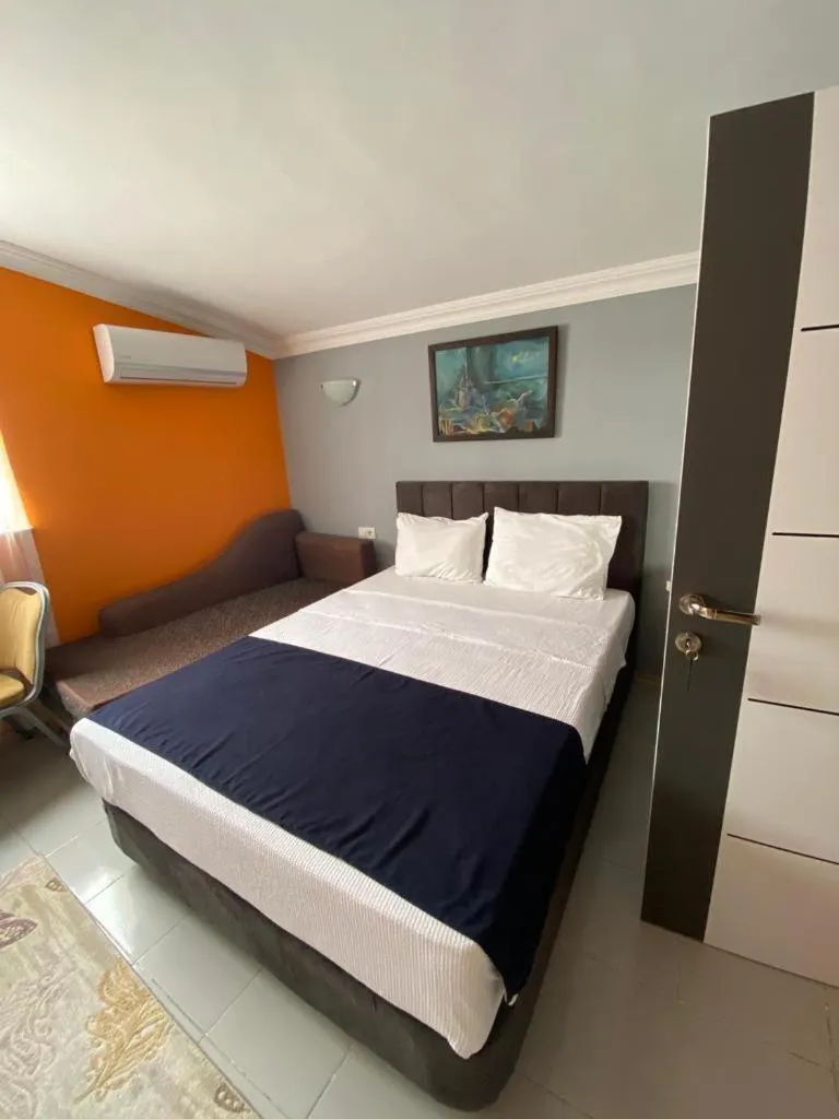 Photo of the whole room, Bed in City House Hotel