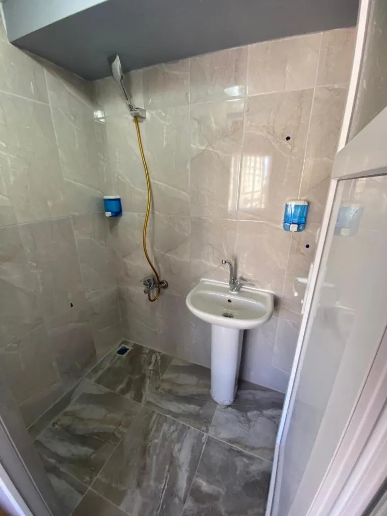 Bathroom in City House Hotel