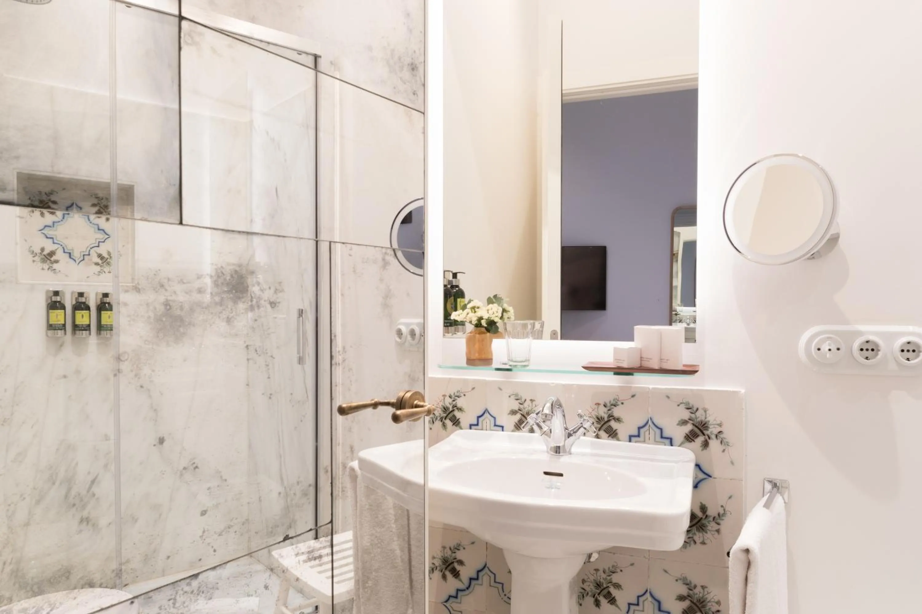 Bathroom in Hotel Tayko Sevilla