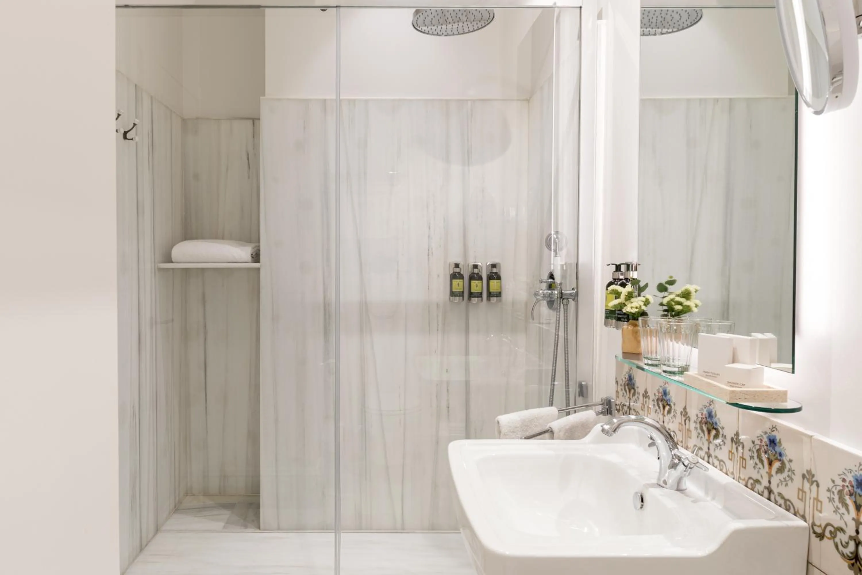 Bathroom in Hotel Tayko Sevilla