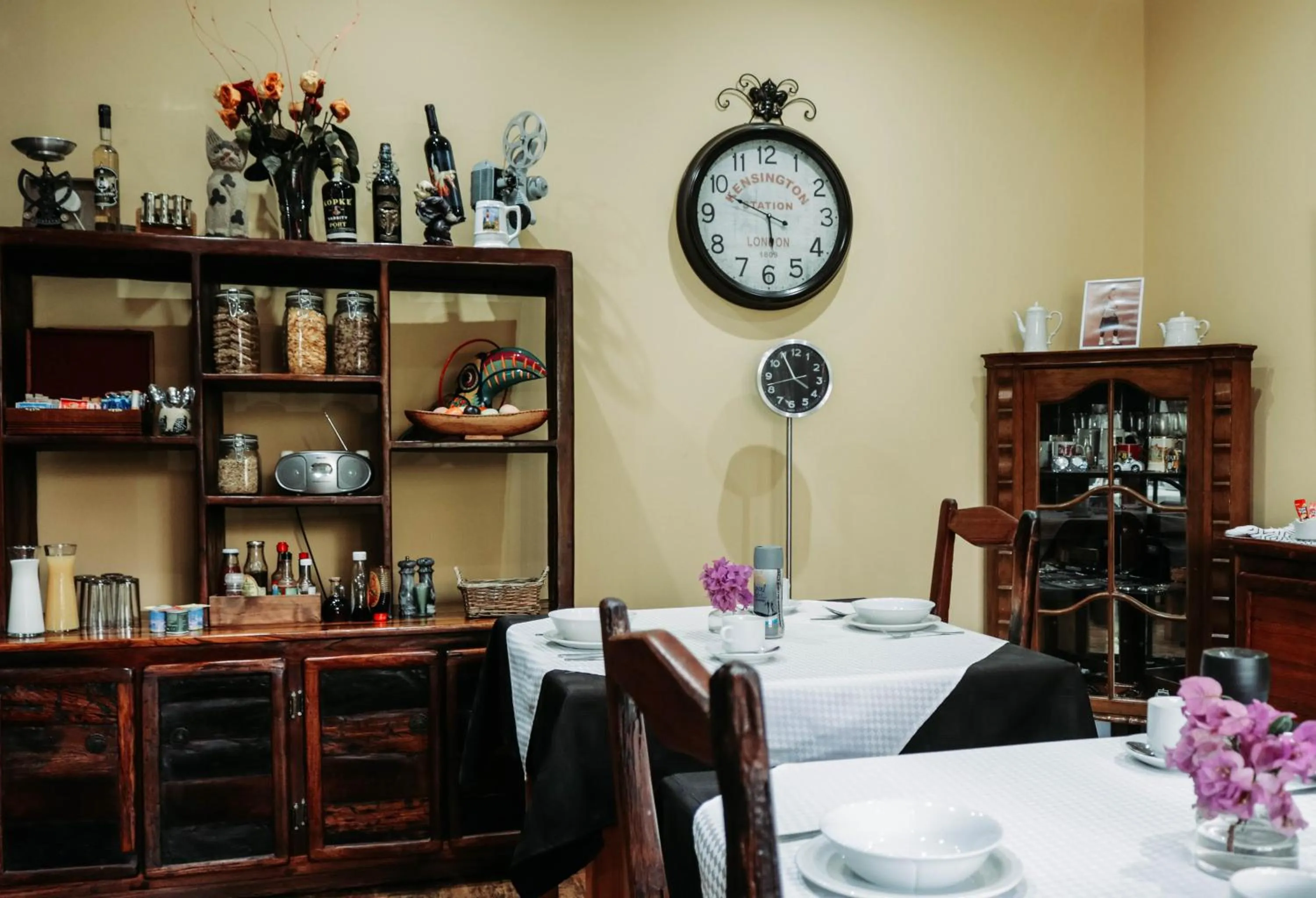 Restaurant/places to eat in Danlee Overnight Accommodation