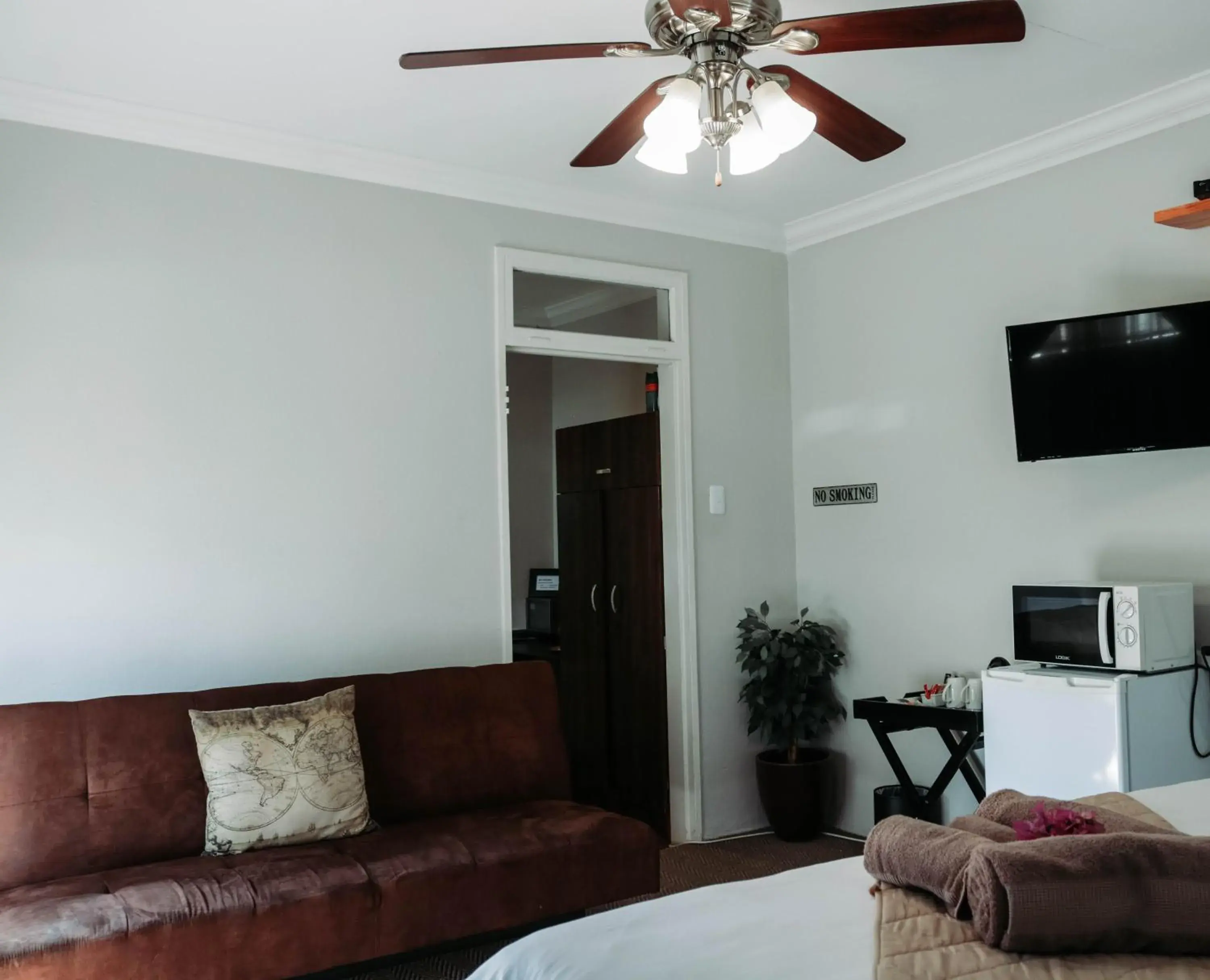 Family Room - single occupancy in Danlee Overnight Accommodation Family Room - single occupancy in Danlee Overnight Accommodation