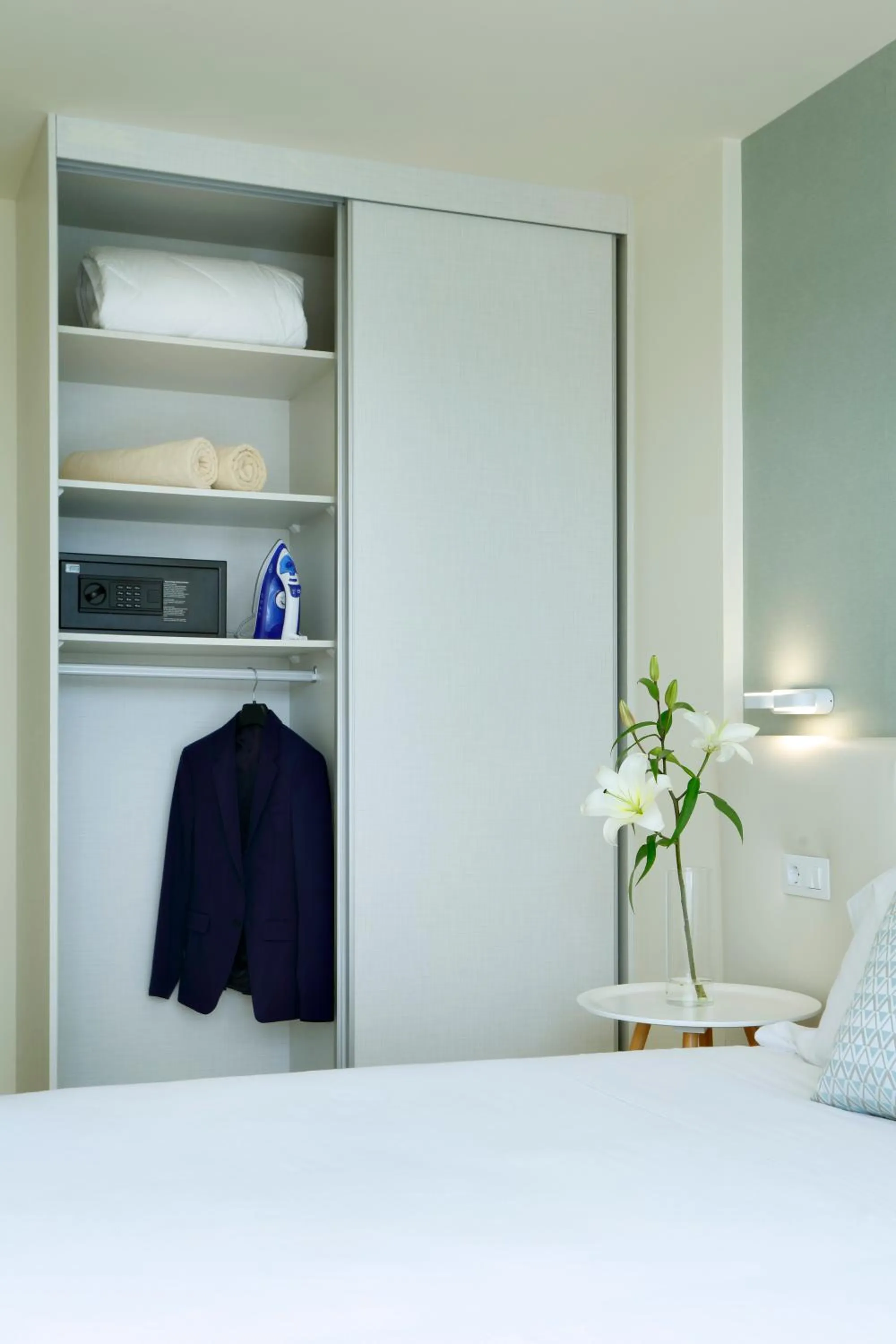 wardrobe, Bed in Marinell Collection Palm-Mar