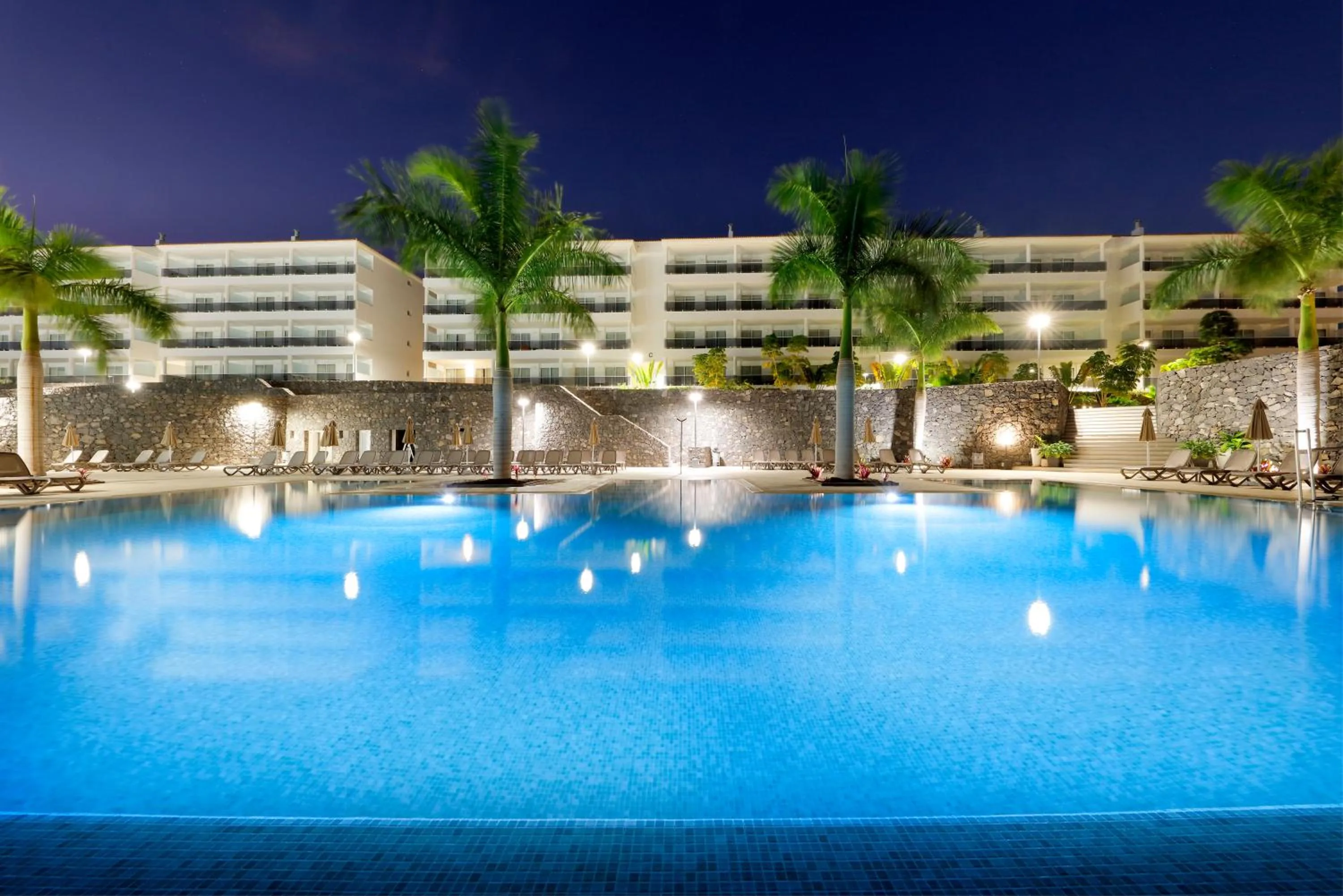 Swimming pool in Marinell Collection Palm-Mar