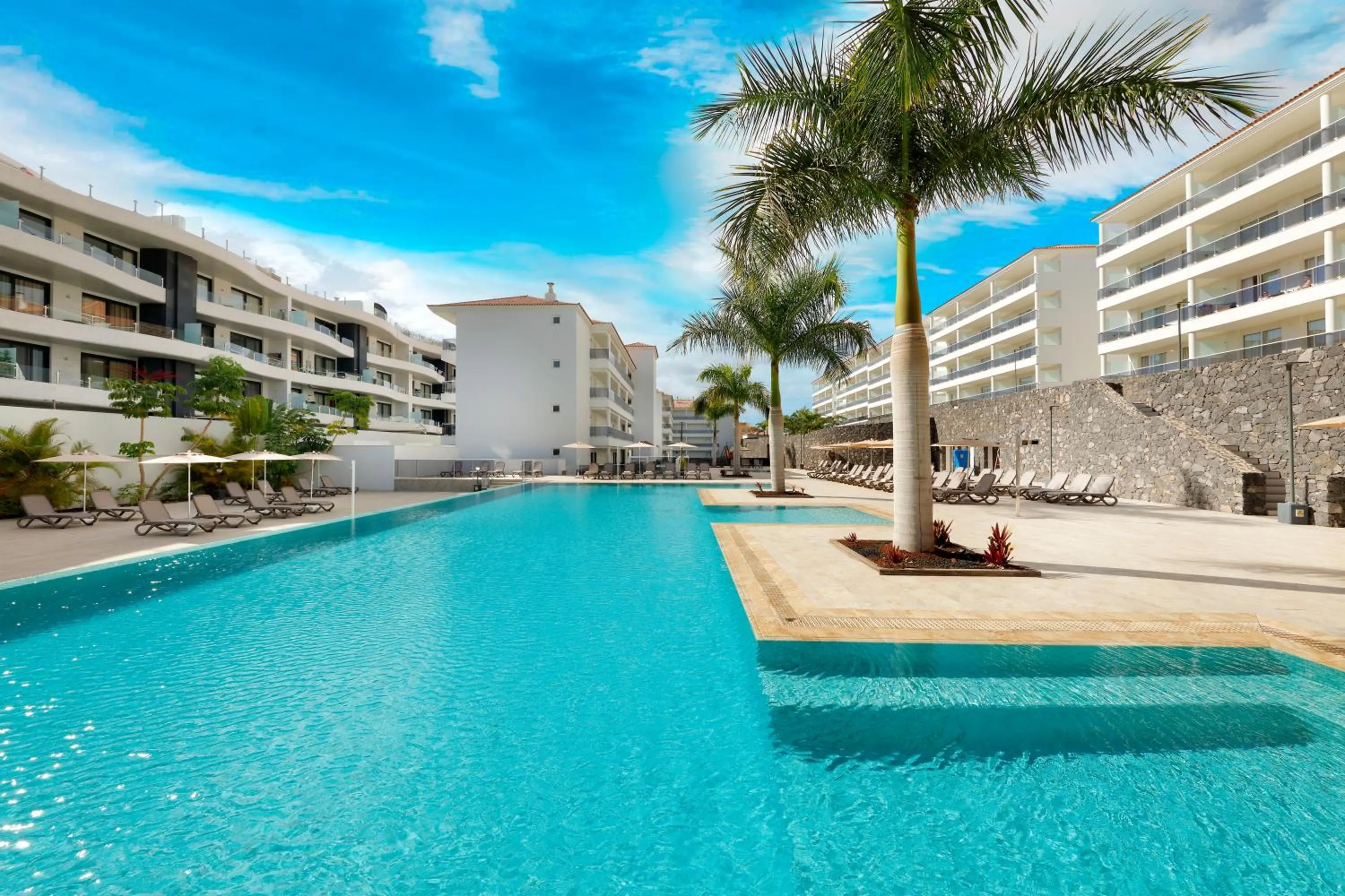 Swimming pool in Marinell Collection Palm-Mar